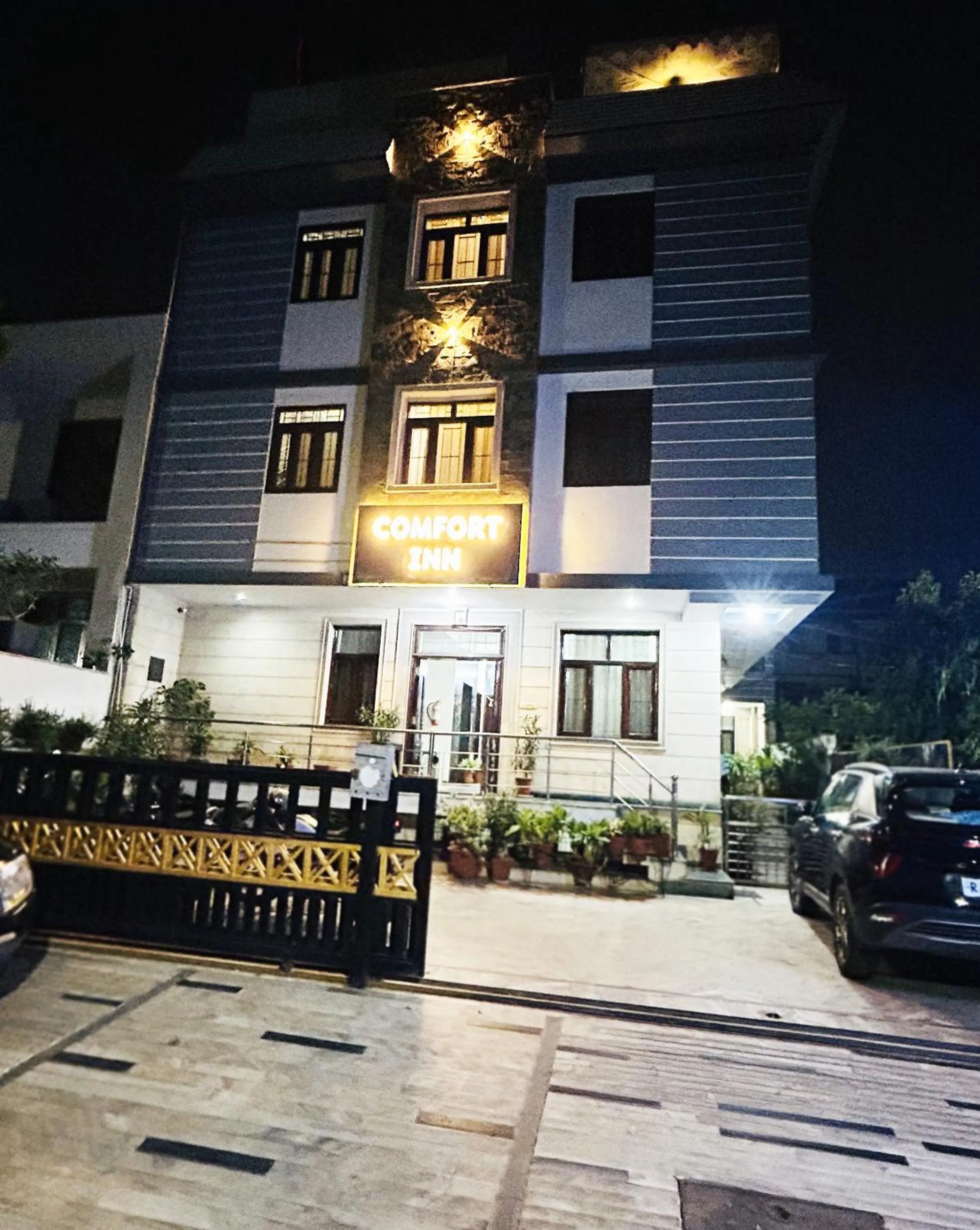 Property building in Hotel Comfort Inn