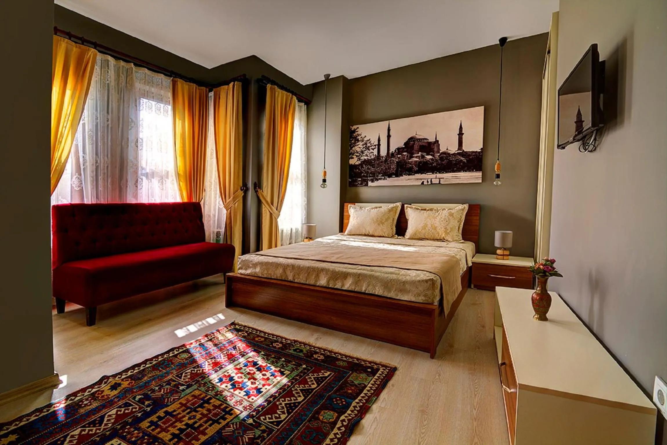 Shower, Bed in Million Old City Apartment