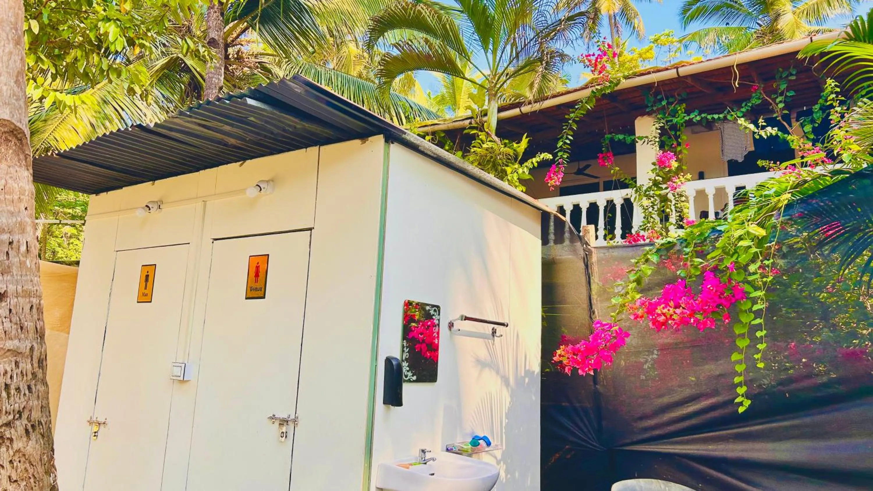 Spa and wellness centre/facilities in Garden Aroma Palolem, Beachside Hostel & Cafe Bar