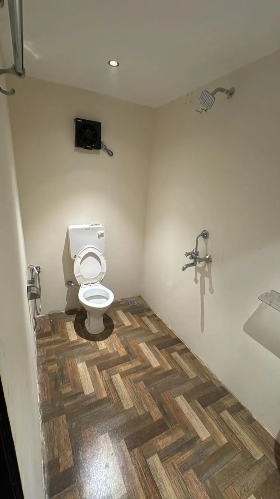 Toilet in Garden Aroma Palolem, Beachside Hostel & Cafe Bar