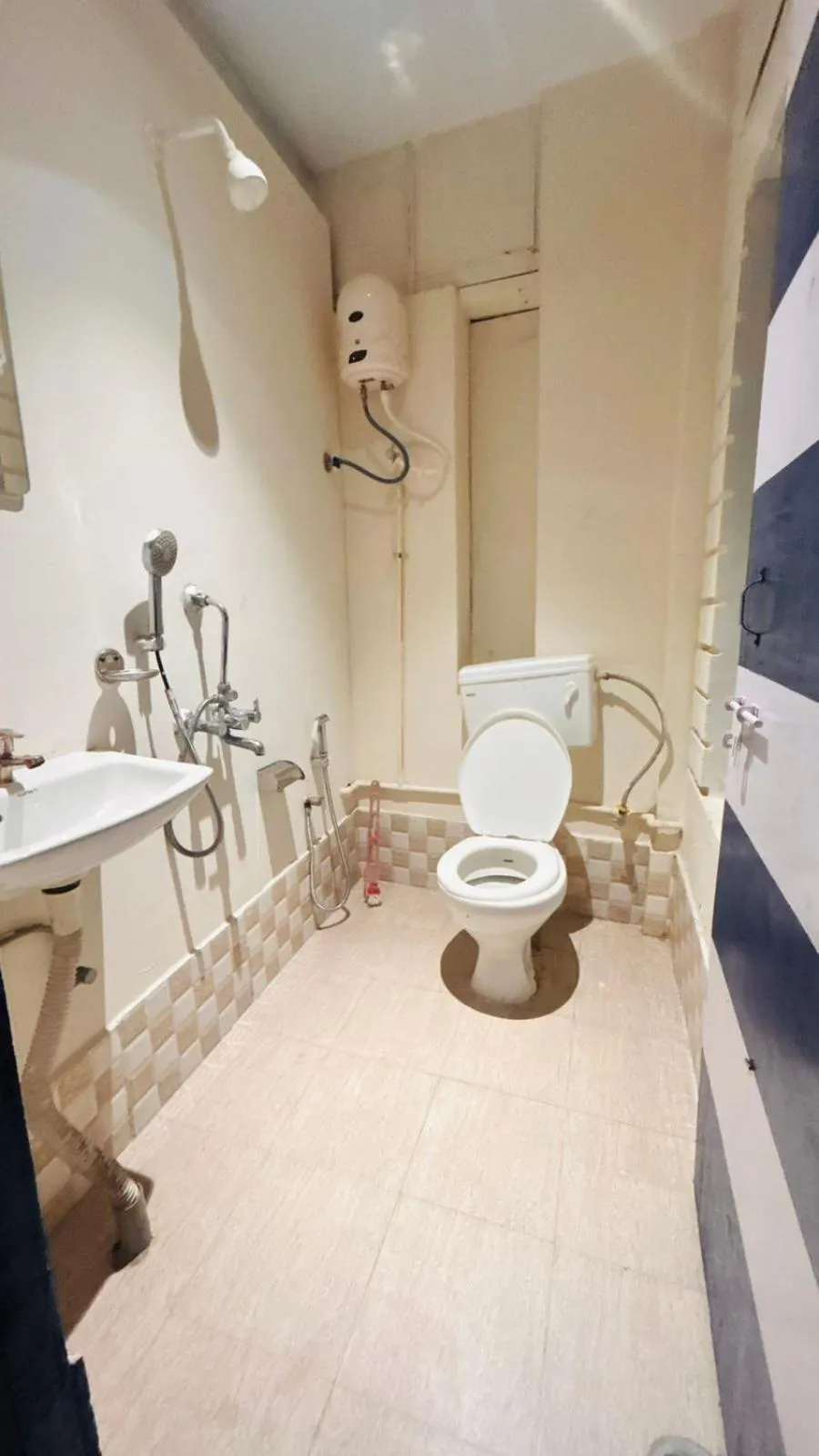 Toilet in Garden Aroma Palolem, Beachside Hostel & Cafe Bar