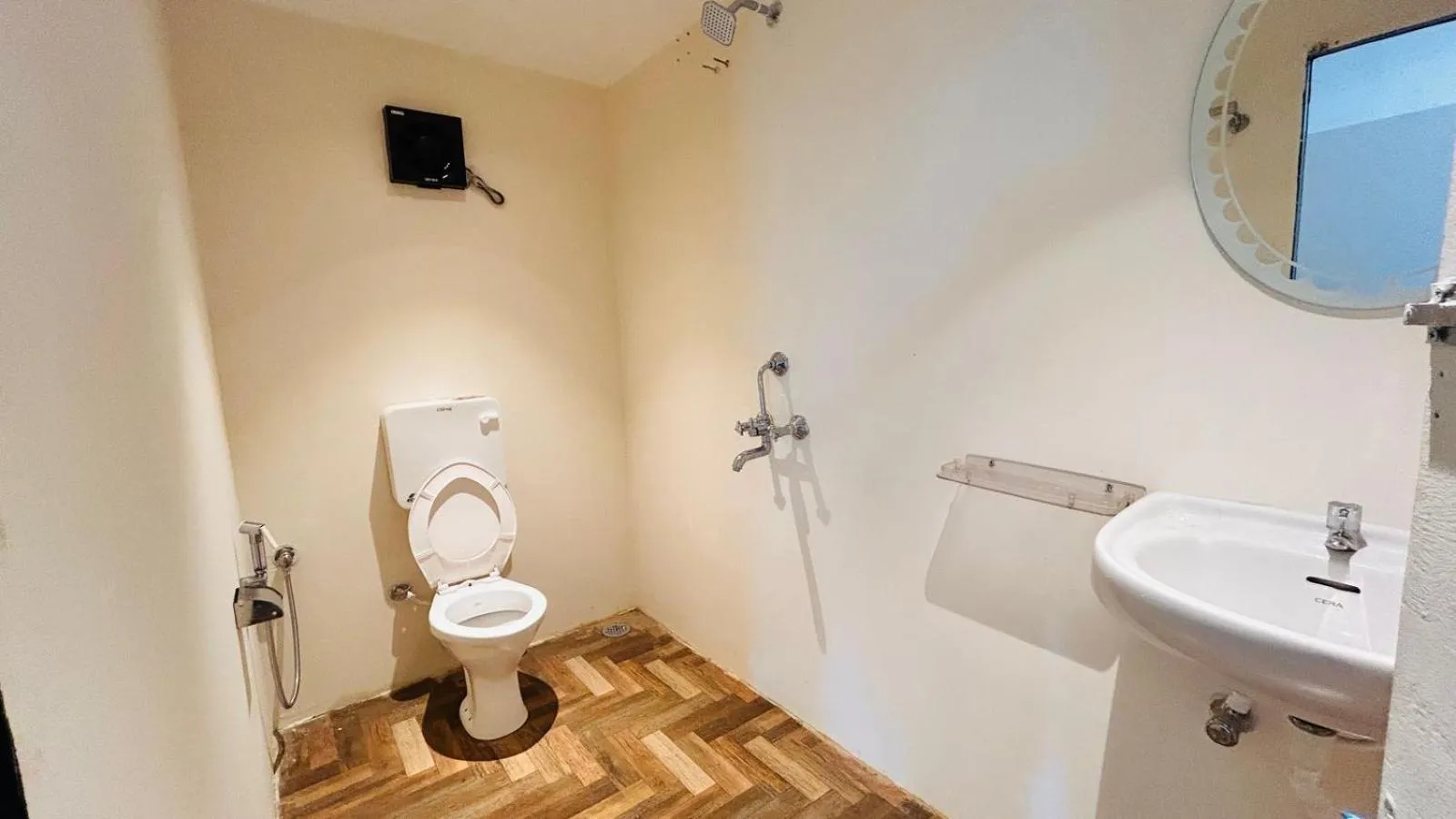 Toilet in Garden Aroma Palolem, Beachside Hostel & Cafe Bar