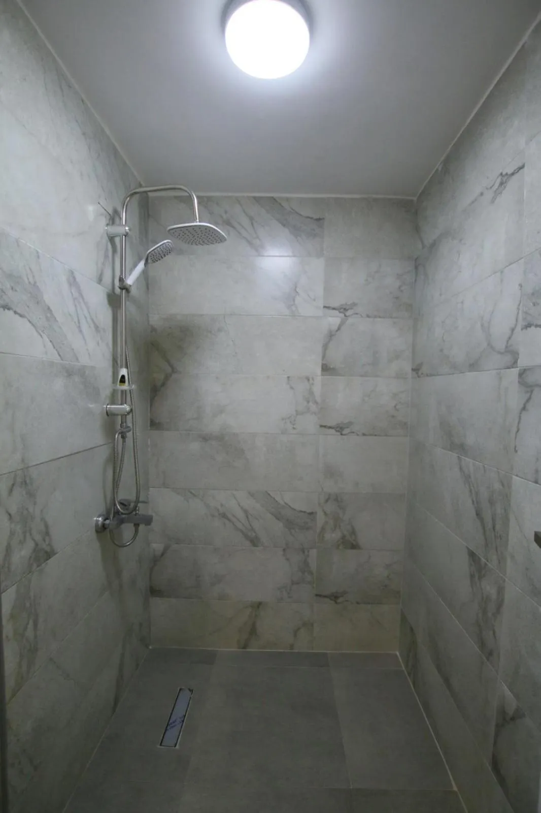 Shower in Cairo Crown Hotel