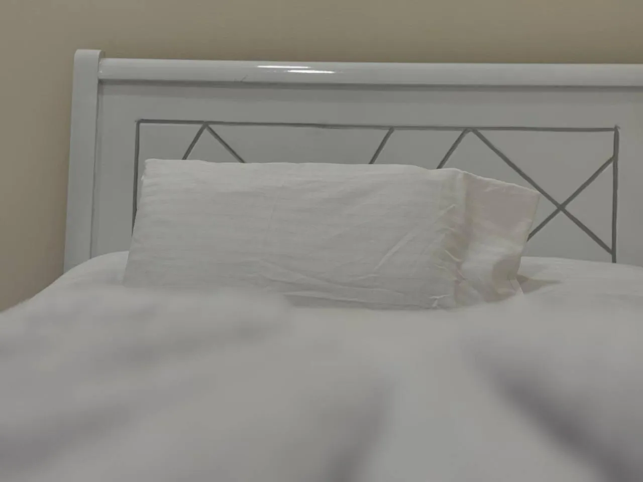 Bed in Cairo Crown Hotel