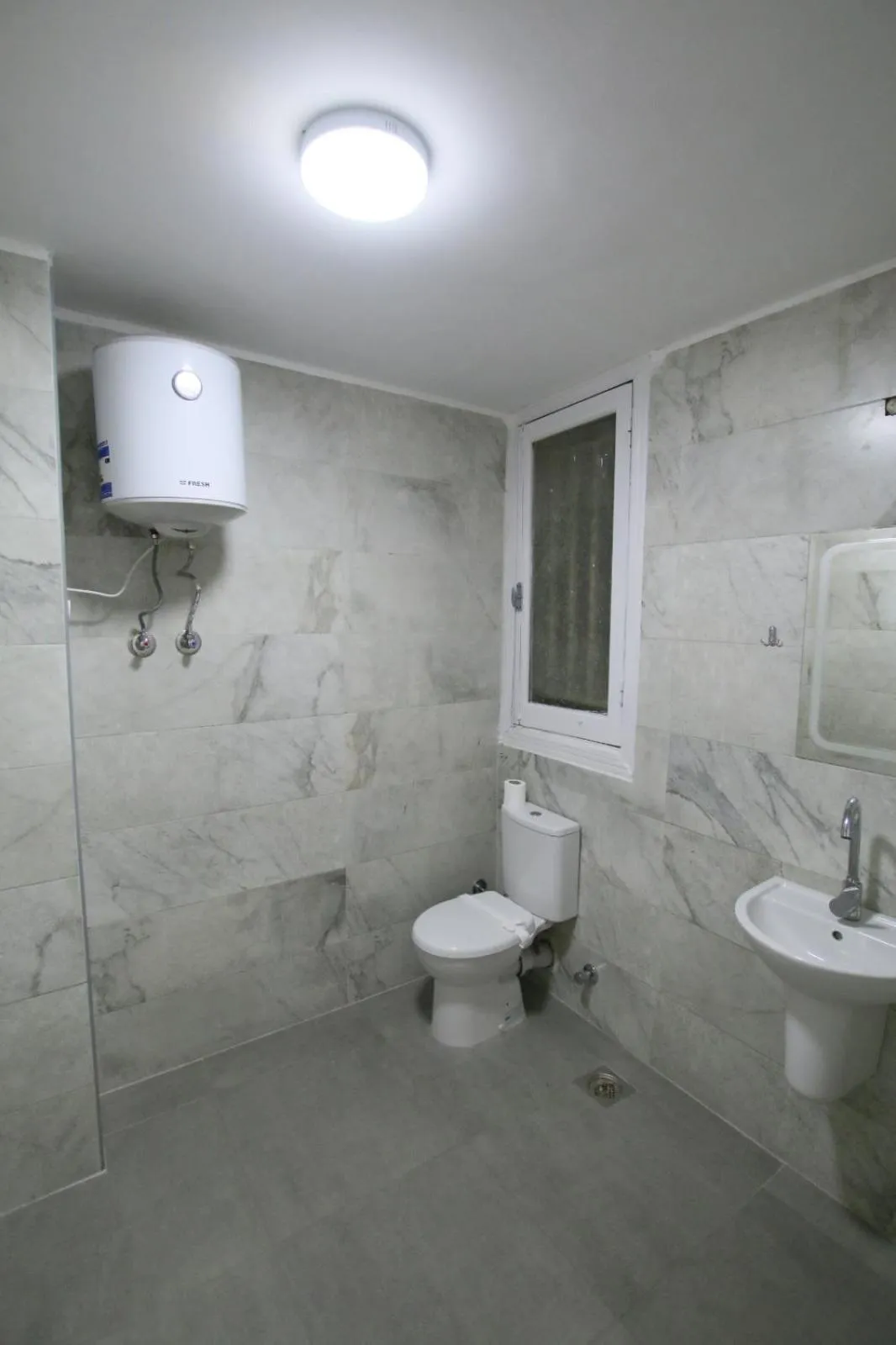 Shower in Cairo Crown Hotel