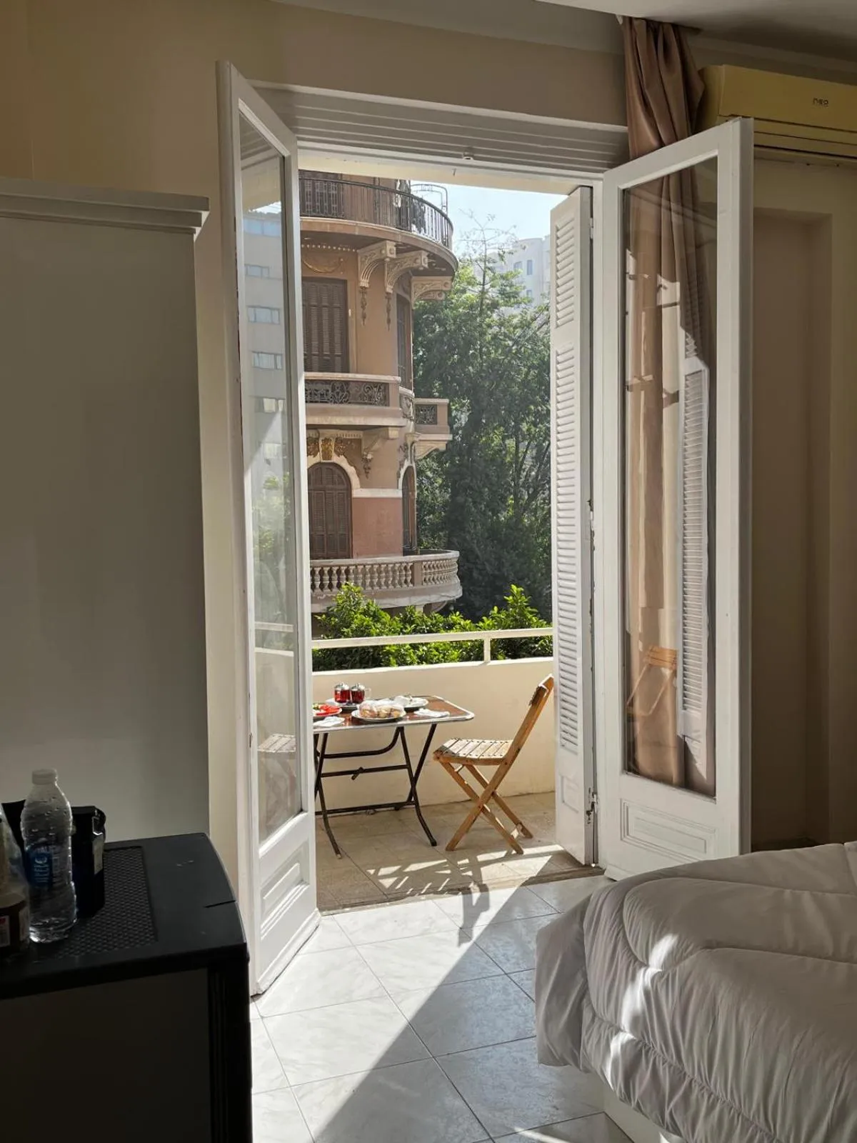 Patio, Bed in Cairo Crown Hotel