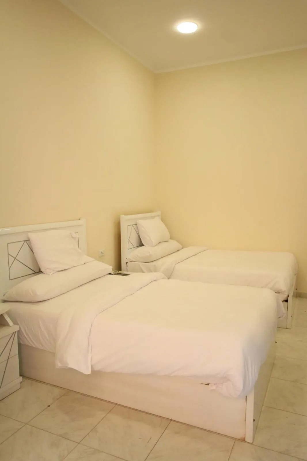 Bed in Cairo Crown Hotel