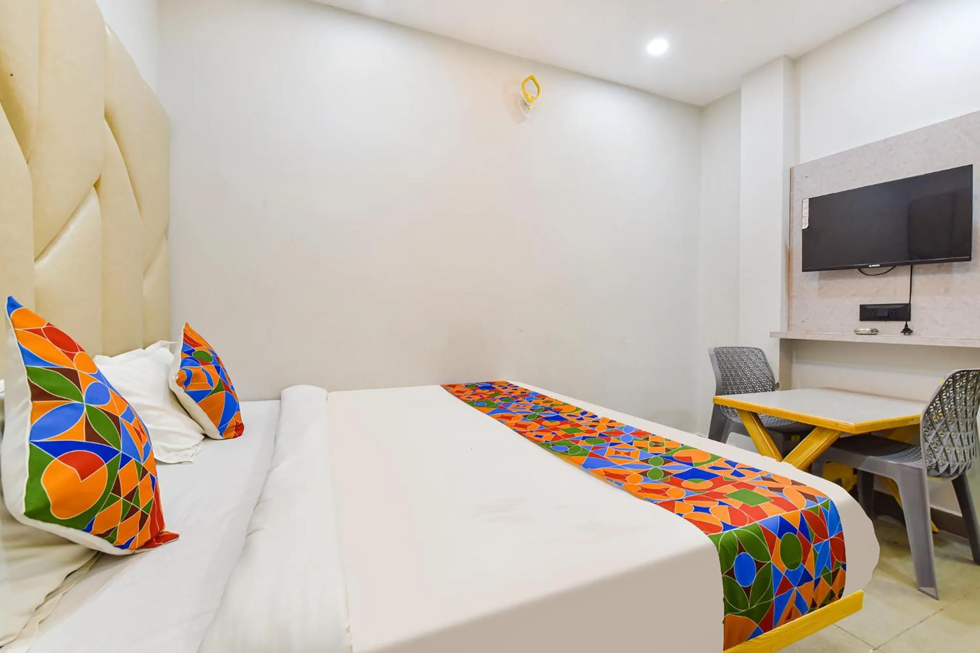 Bed in FabHotel Heaven Palace