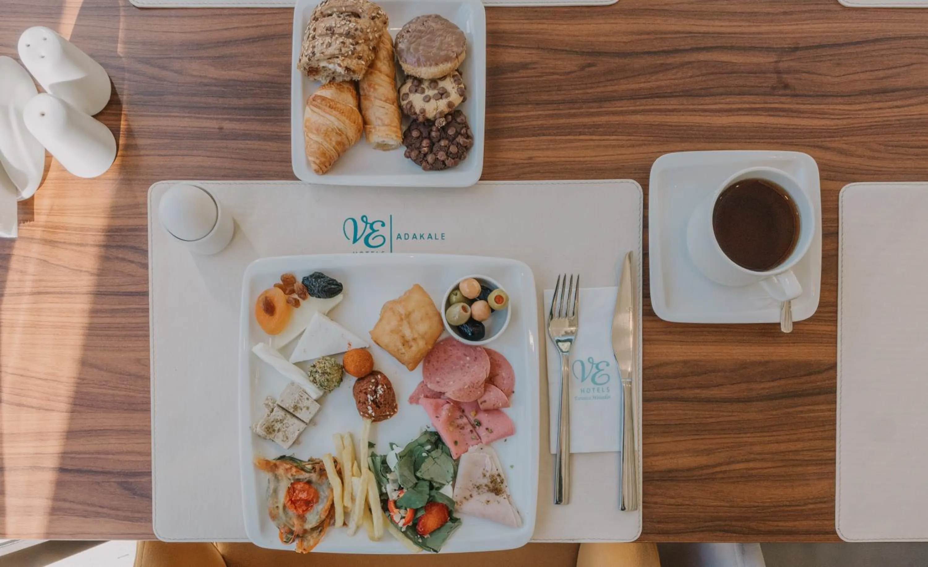 Food and drinks in VE Hotels Adakale