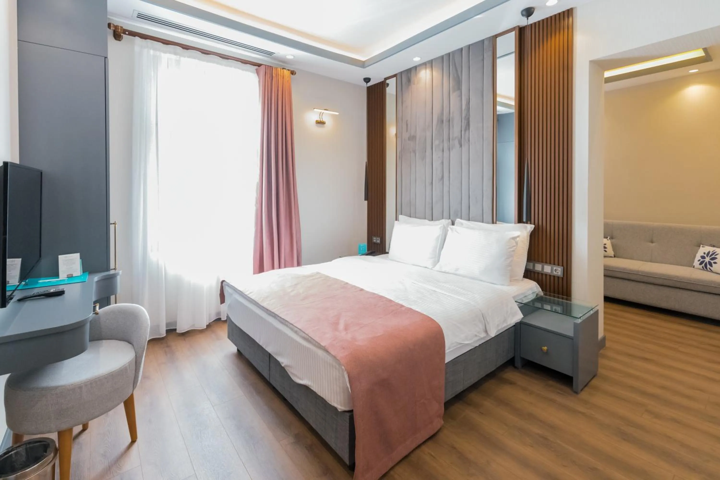 TV and multimedia, Bed in VE Hotels Adakale