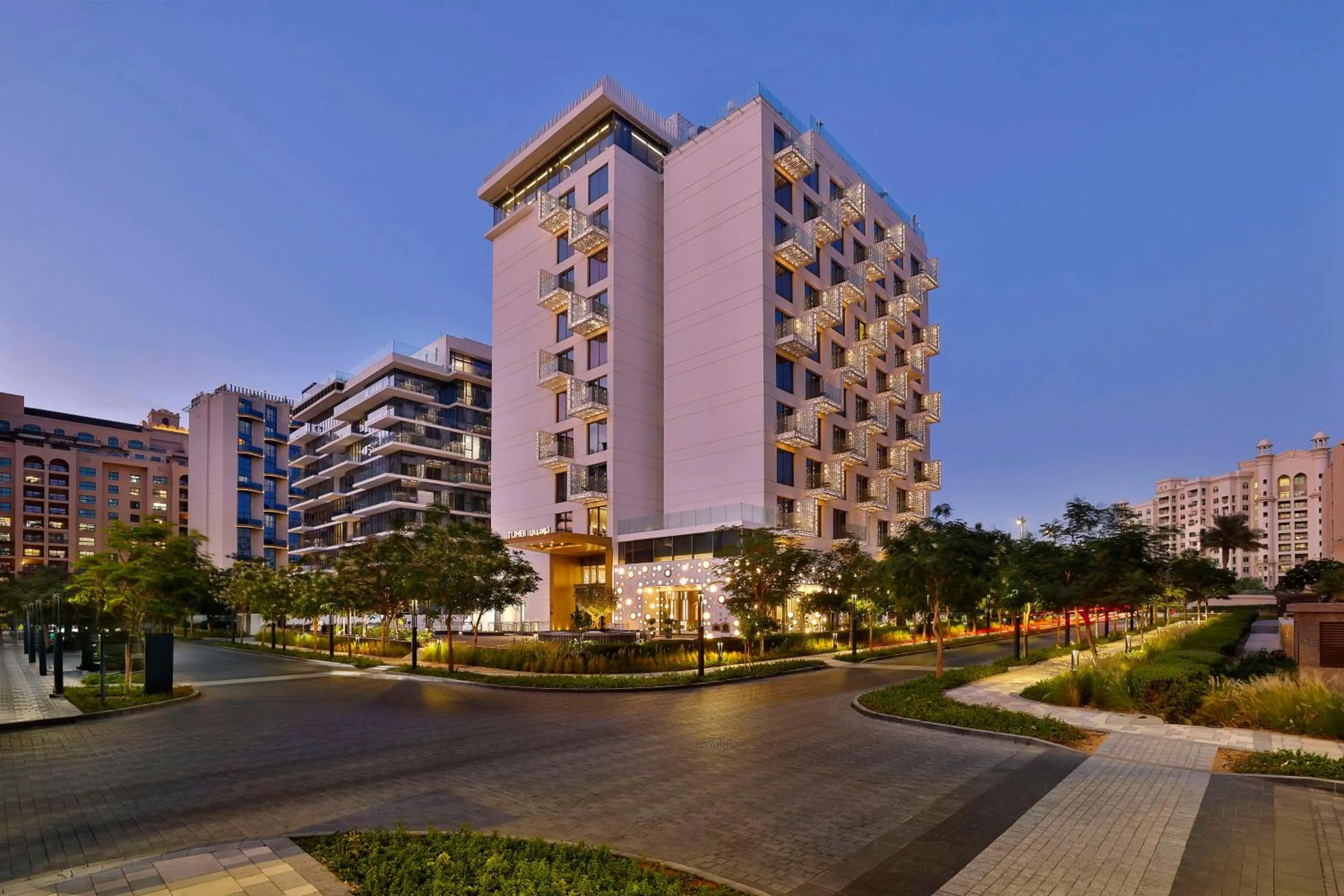 Property building in Tumbi Hotel Dubai The Palm,Tapestry Collection Hilton