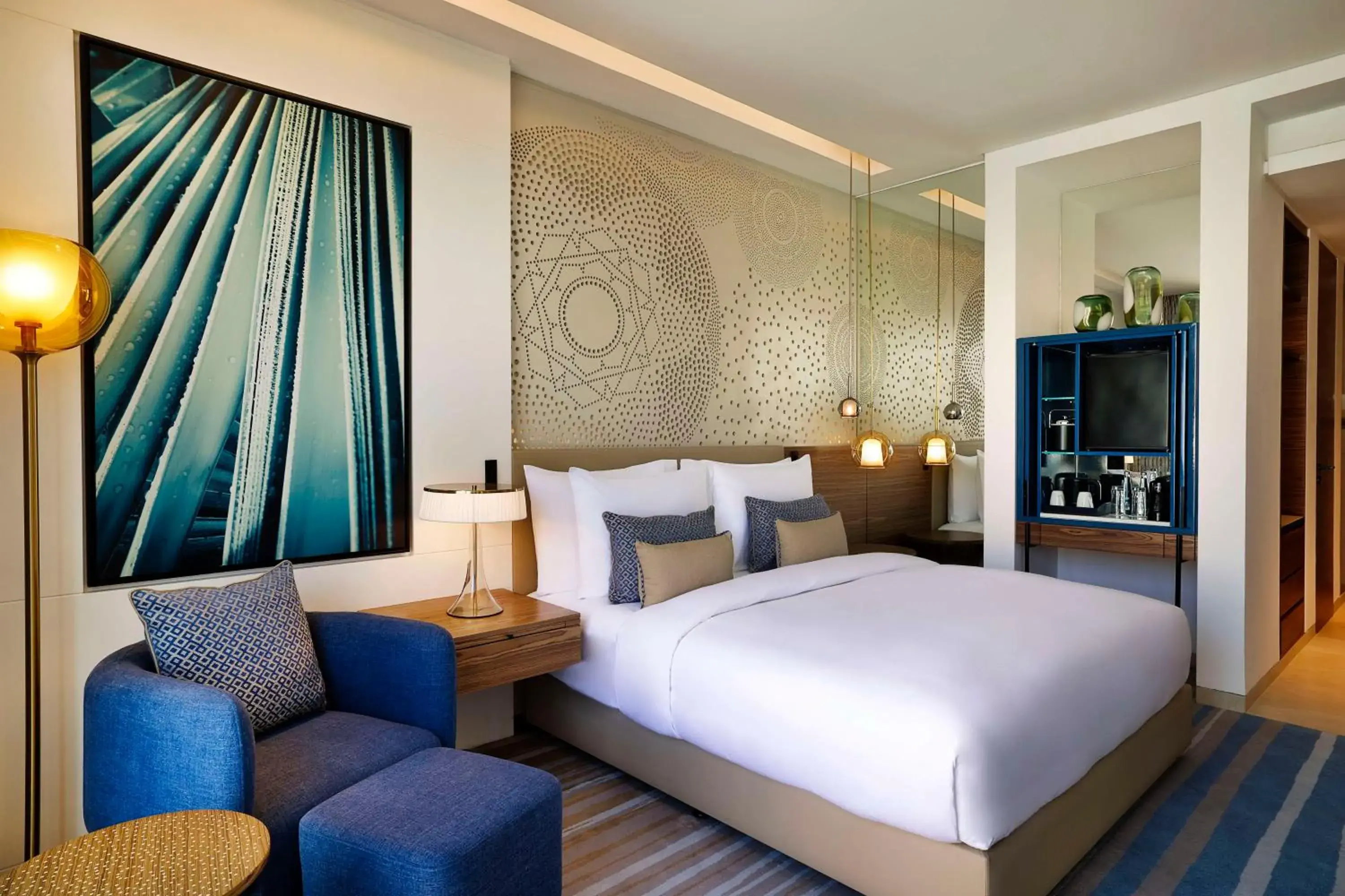 King Room - Mobility Accessible in Tumbi Hotel Dubai The Palm,Tapestry Collection Hilton King Room - Mobility Accessible in Tumbi Hotel Dubai The Palm,Tapestry Collection Hilton