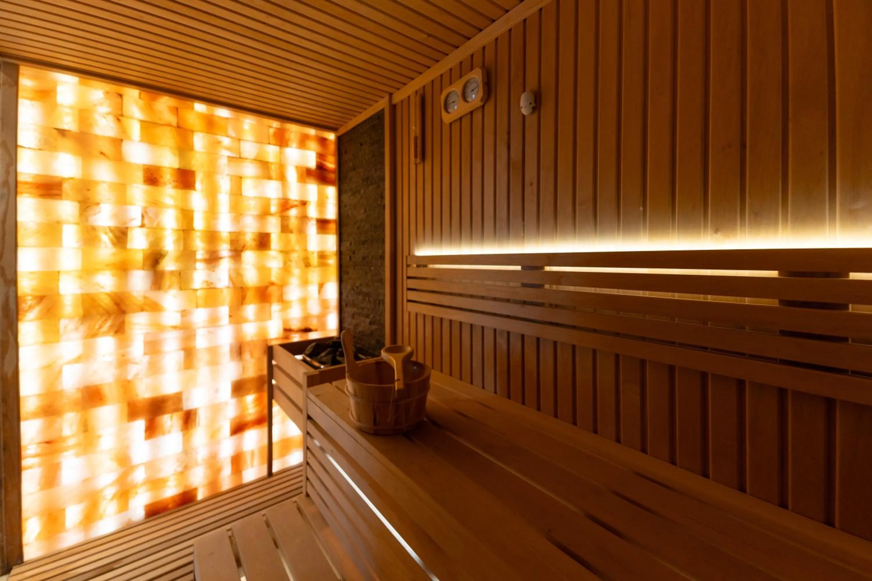 Sauna in Tumbi Hotel Dubai The Palm,Tapestry Collection Hilton