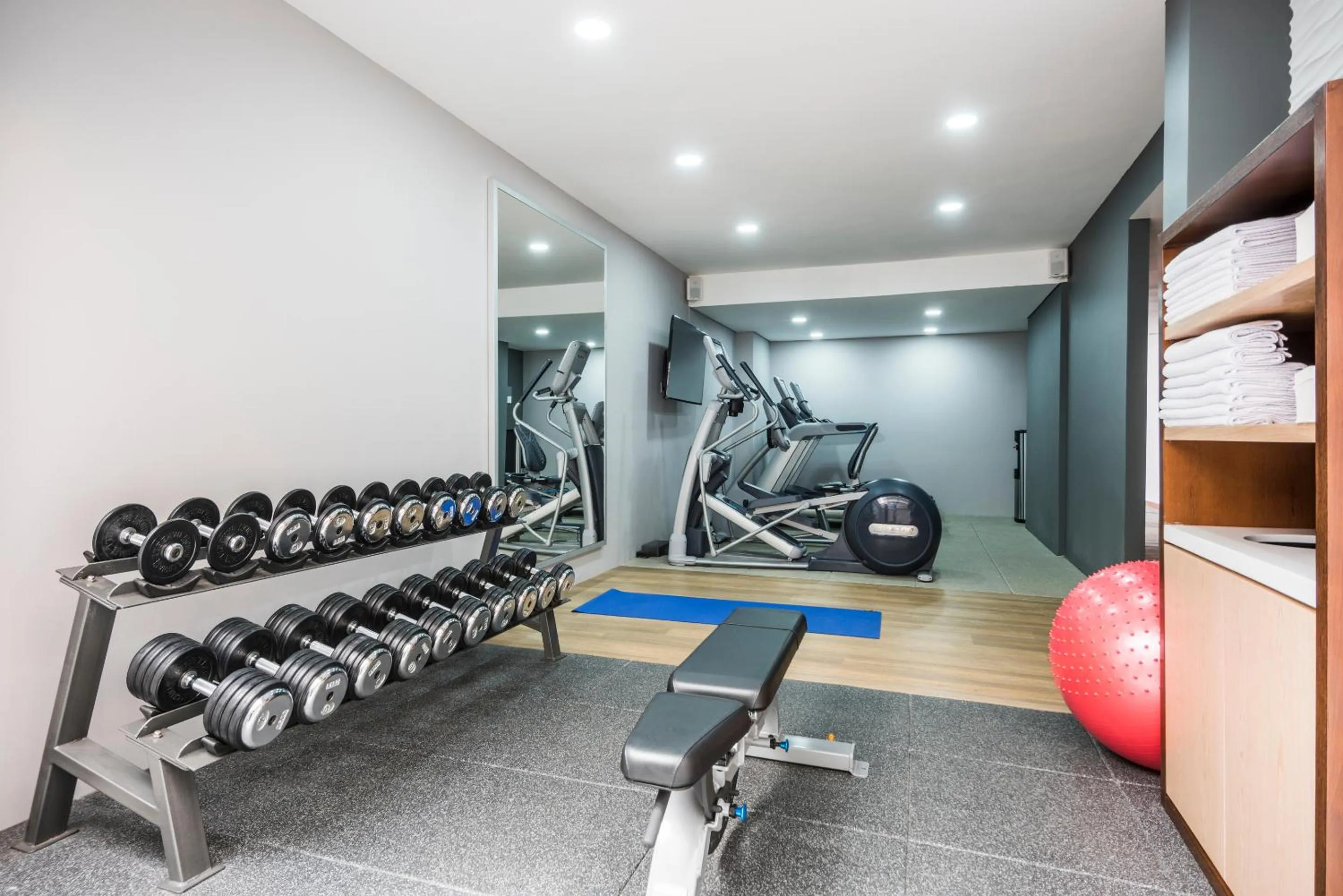 Fitness centre/facilities in Doubletree By Hilton Bogota Calle 100,Co