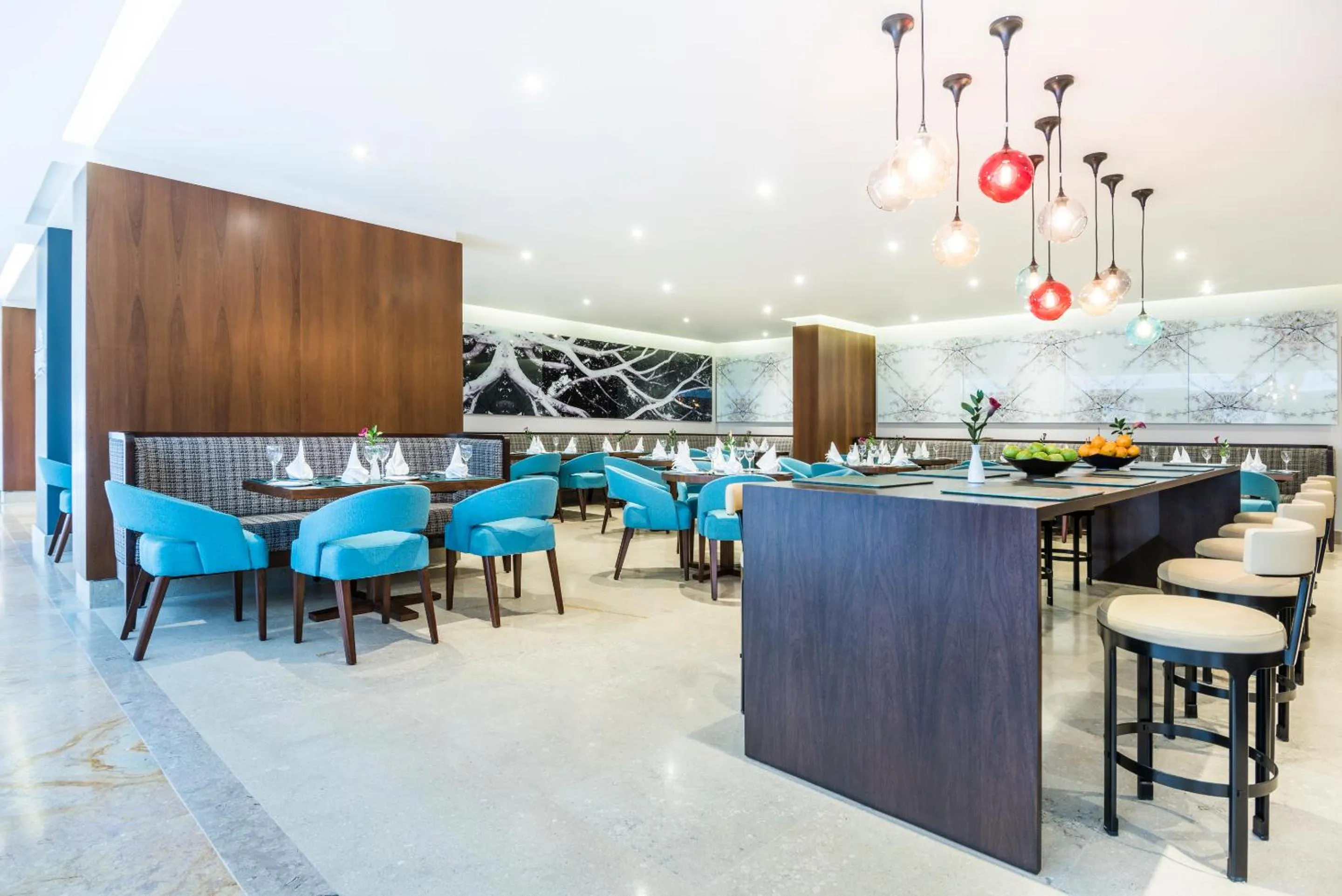 Restaurant/places to eat in Doubletree By Hilton Bogota Calle 100,Co