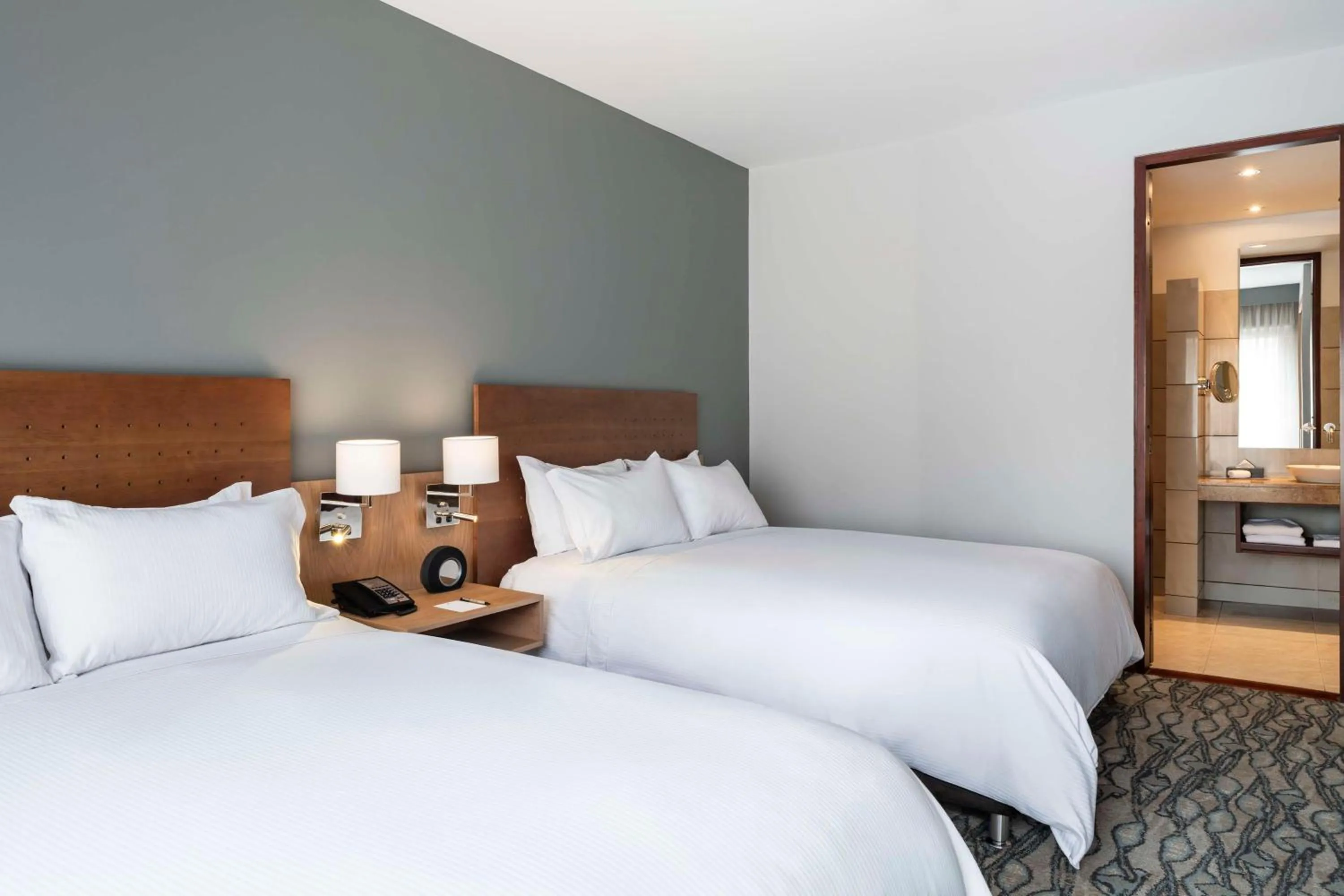 Bed in Doubletree By Hilton Bogota Calle 100,Co