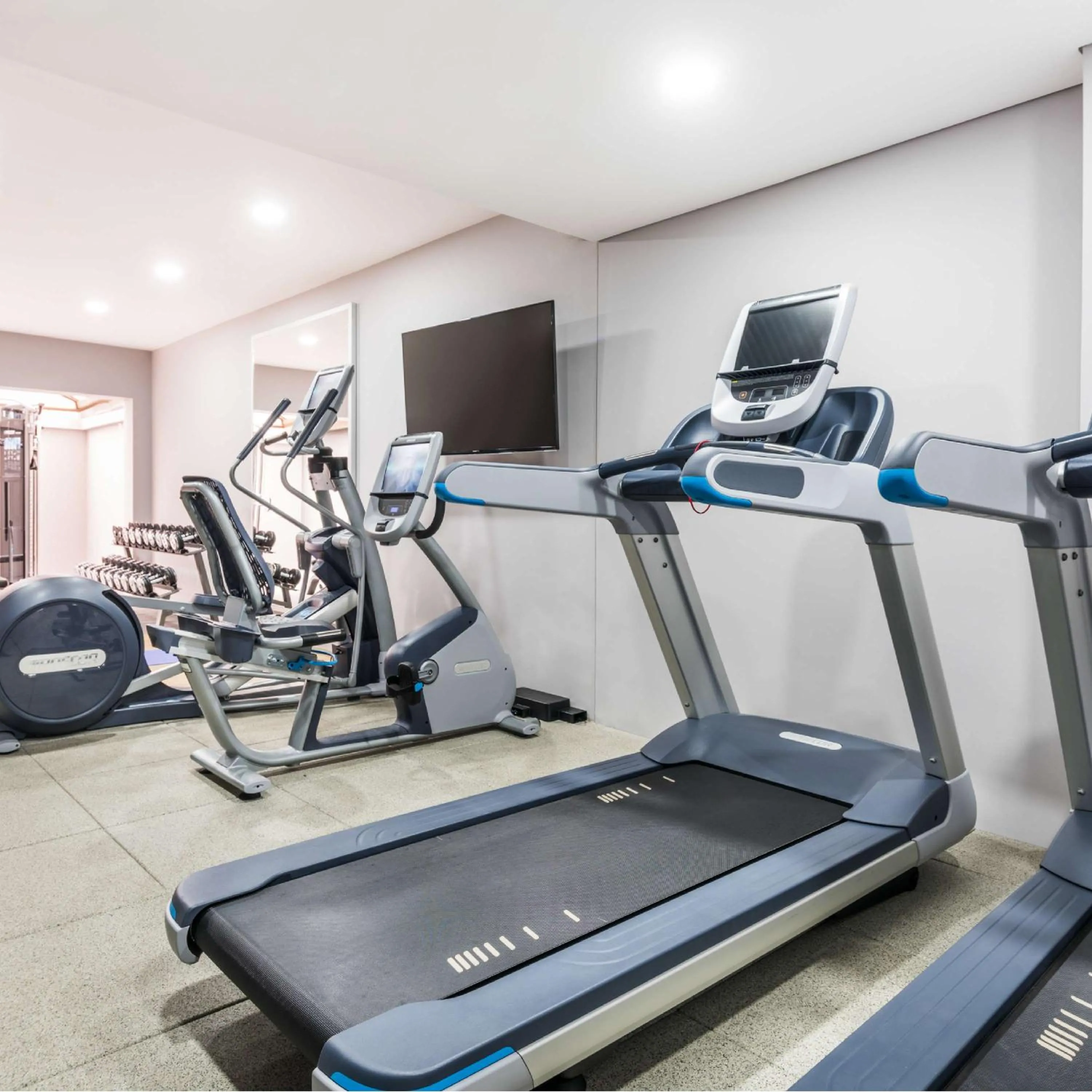 Fitness centre/facilities in Doubletree By Hilton Bogota Calle 100,Co