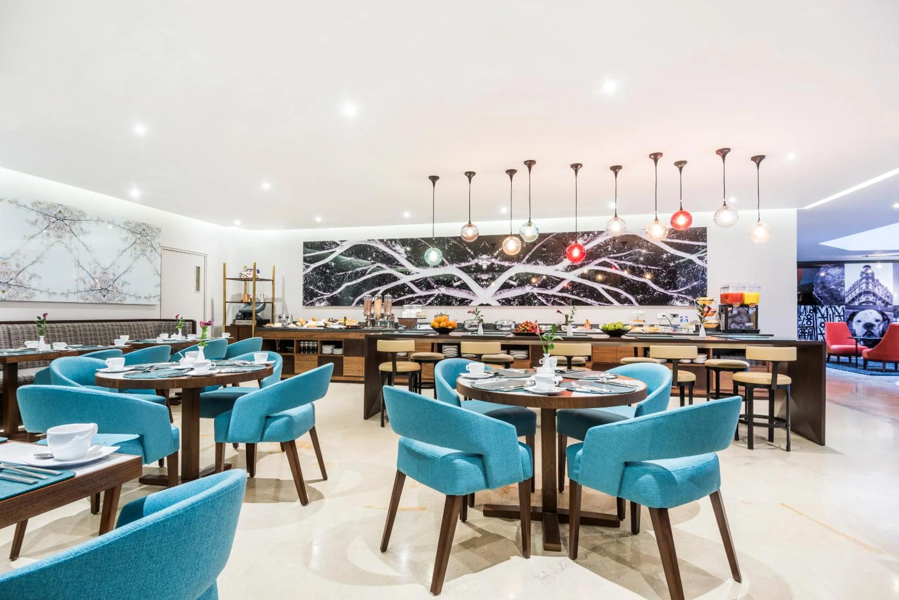 Restaurant/places to eat in Doubletree By Hilton Bogota Calle 100,Co