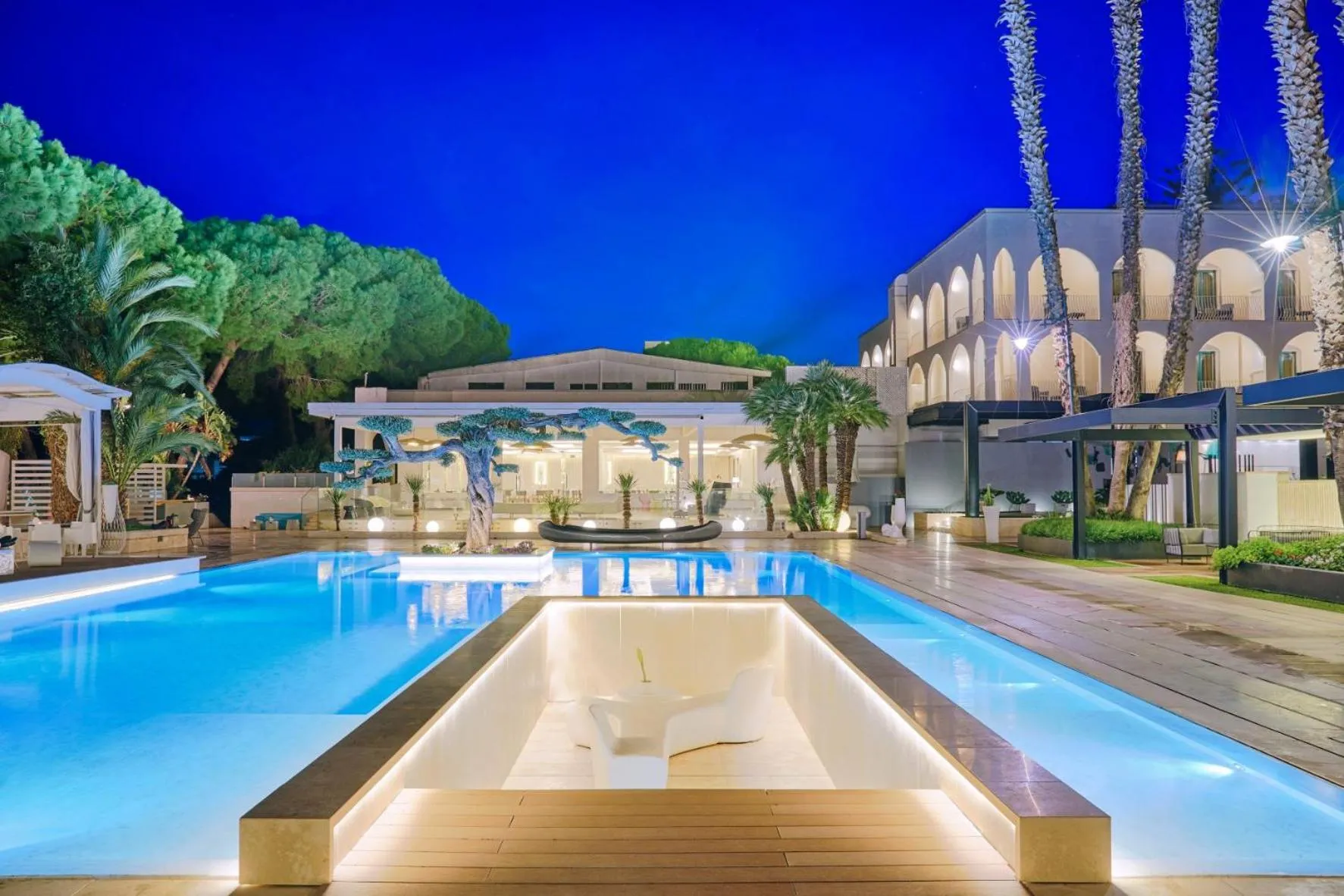 Swimming pool in Hotel Cerere