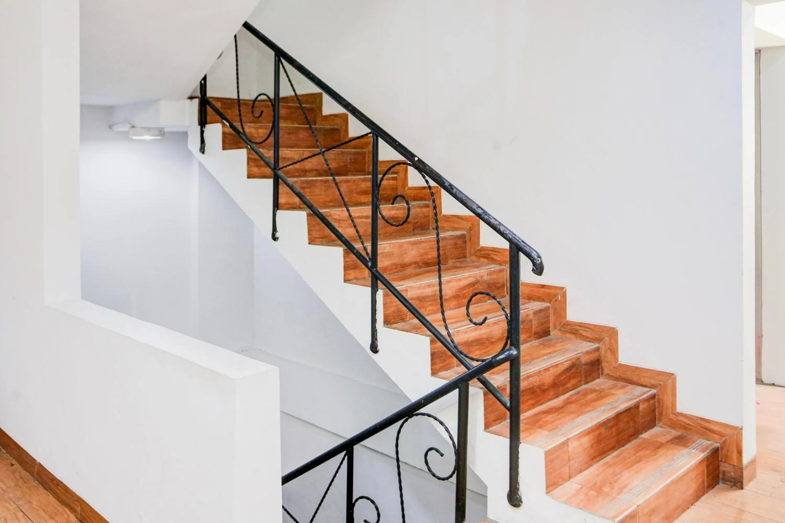 Lobby or reception in Collection O Tangerang Near Garuda Training Center