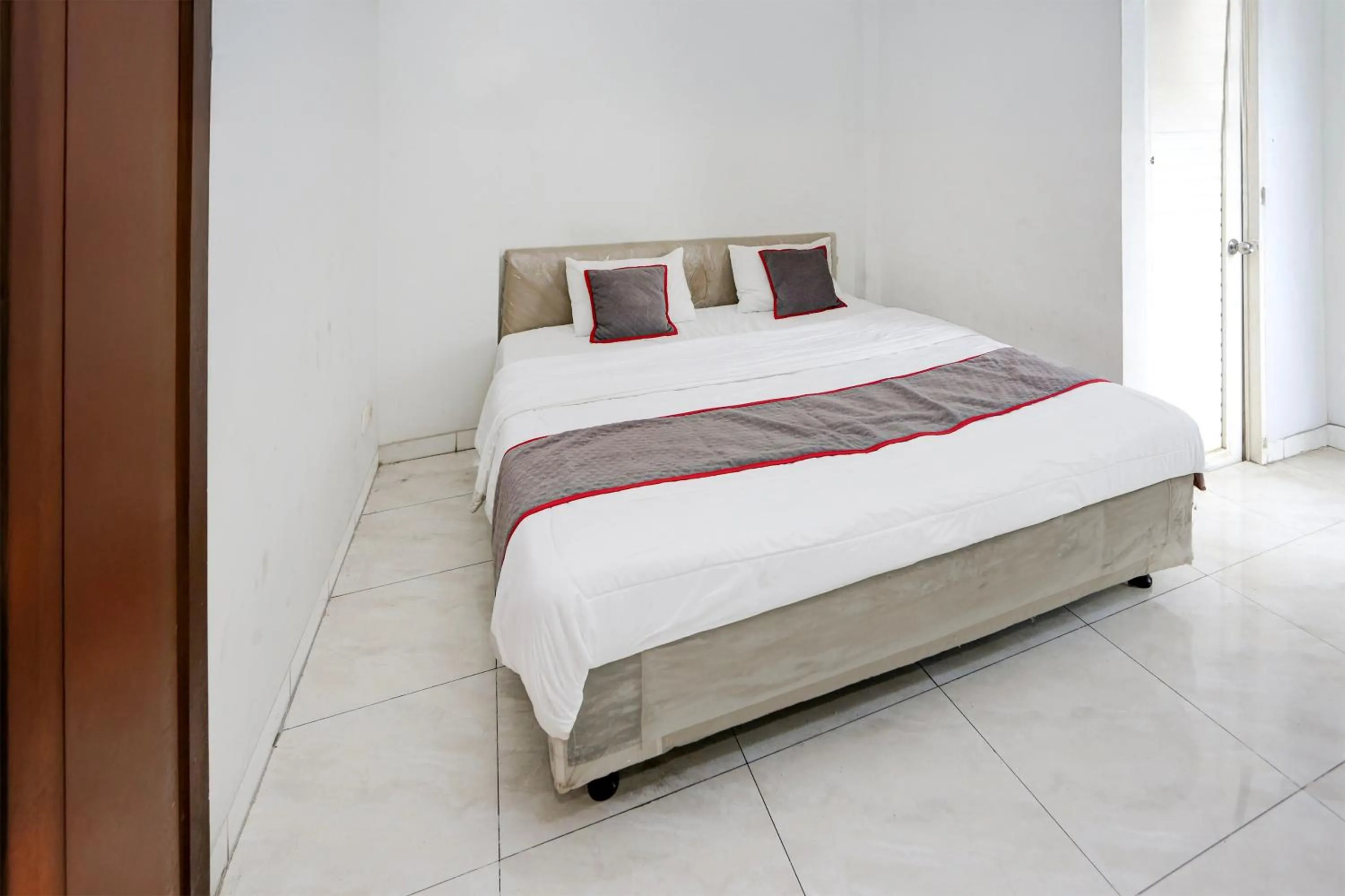 Bedroom, Bed in Collection O Tangerang Near Garuda Training Center