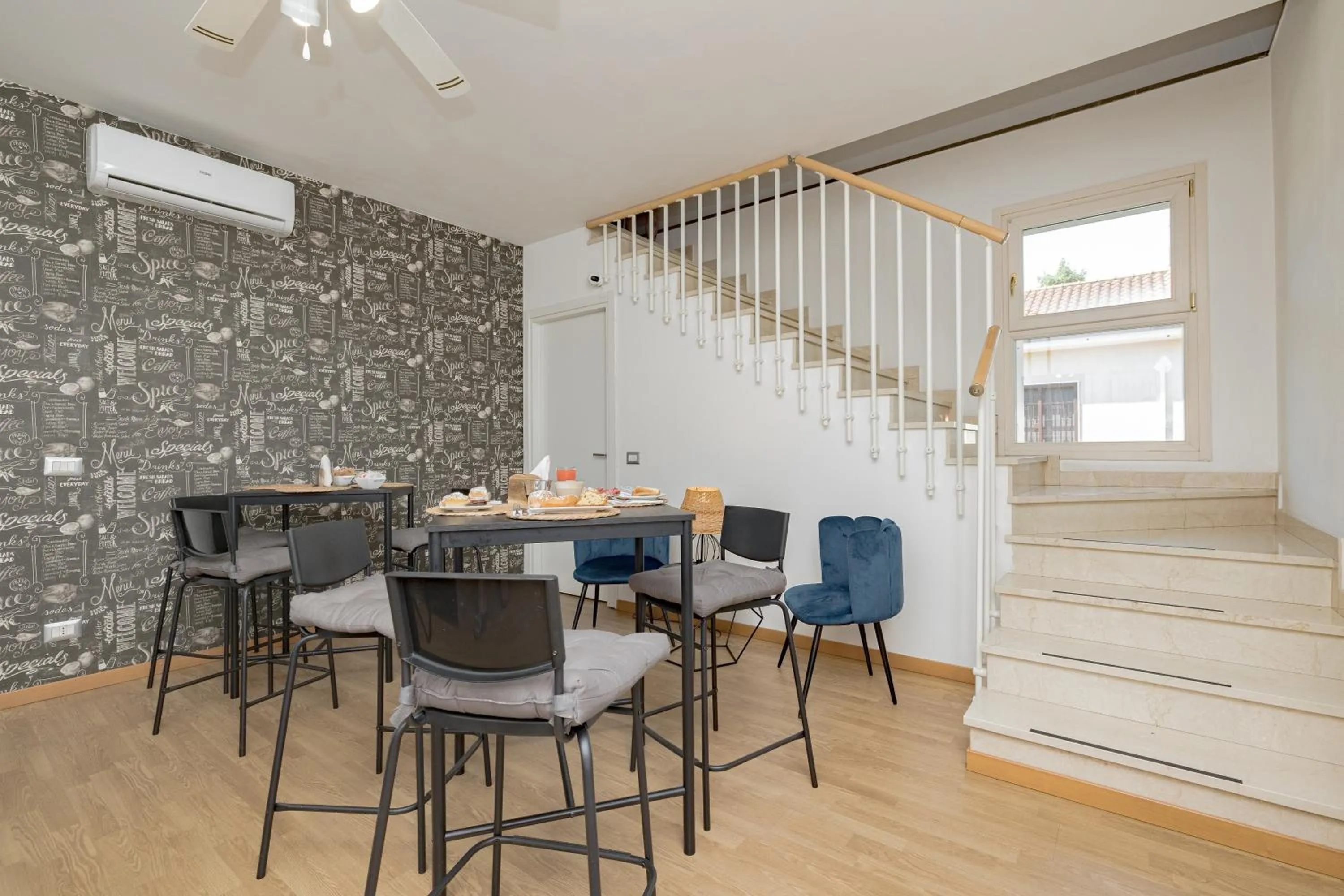 Seating area in B&B Villa Milano by Rhospitality it