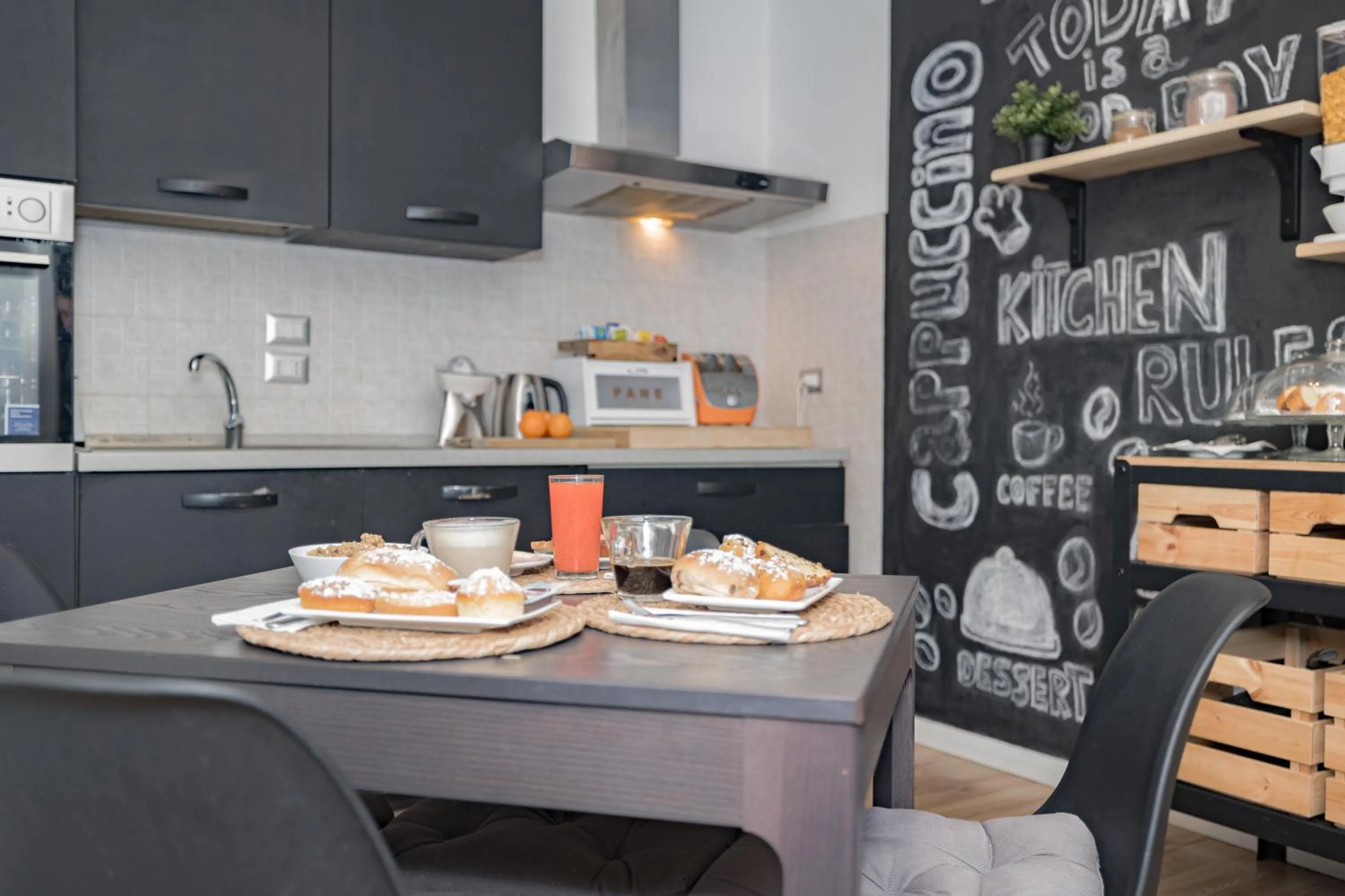 Lounge or bar in B&B Villa Milano by Rhospitality it