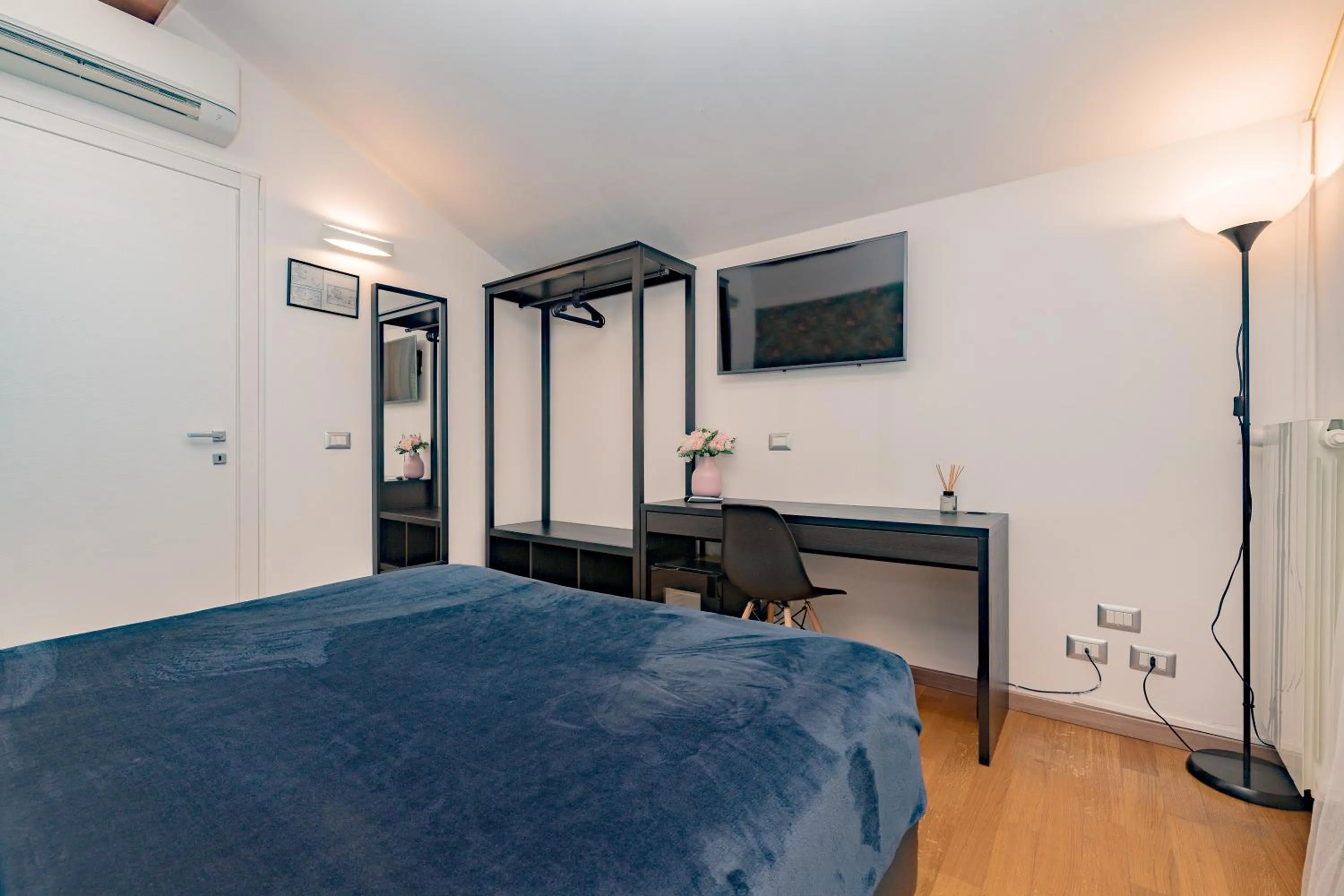 Bedroom, Bed in B&B Villa Milano by Rhospitality it