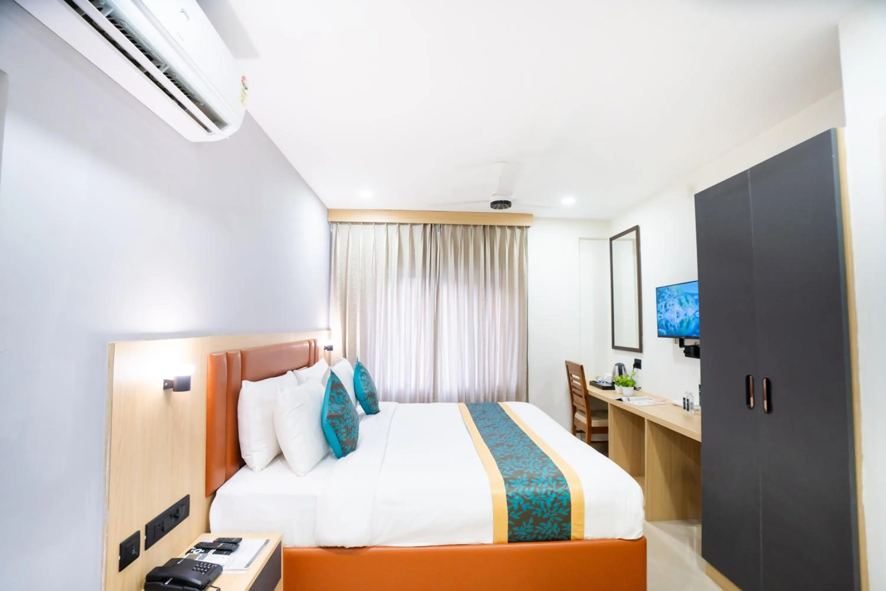 Bedroom, Bed in Sunrise Business Hotel, S R Nagar - Ameerpet