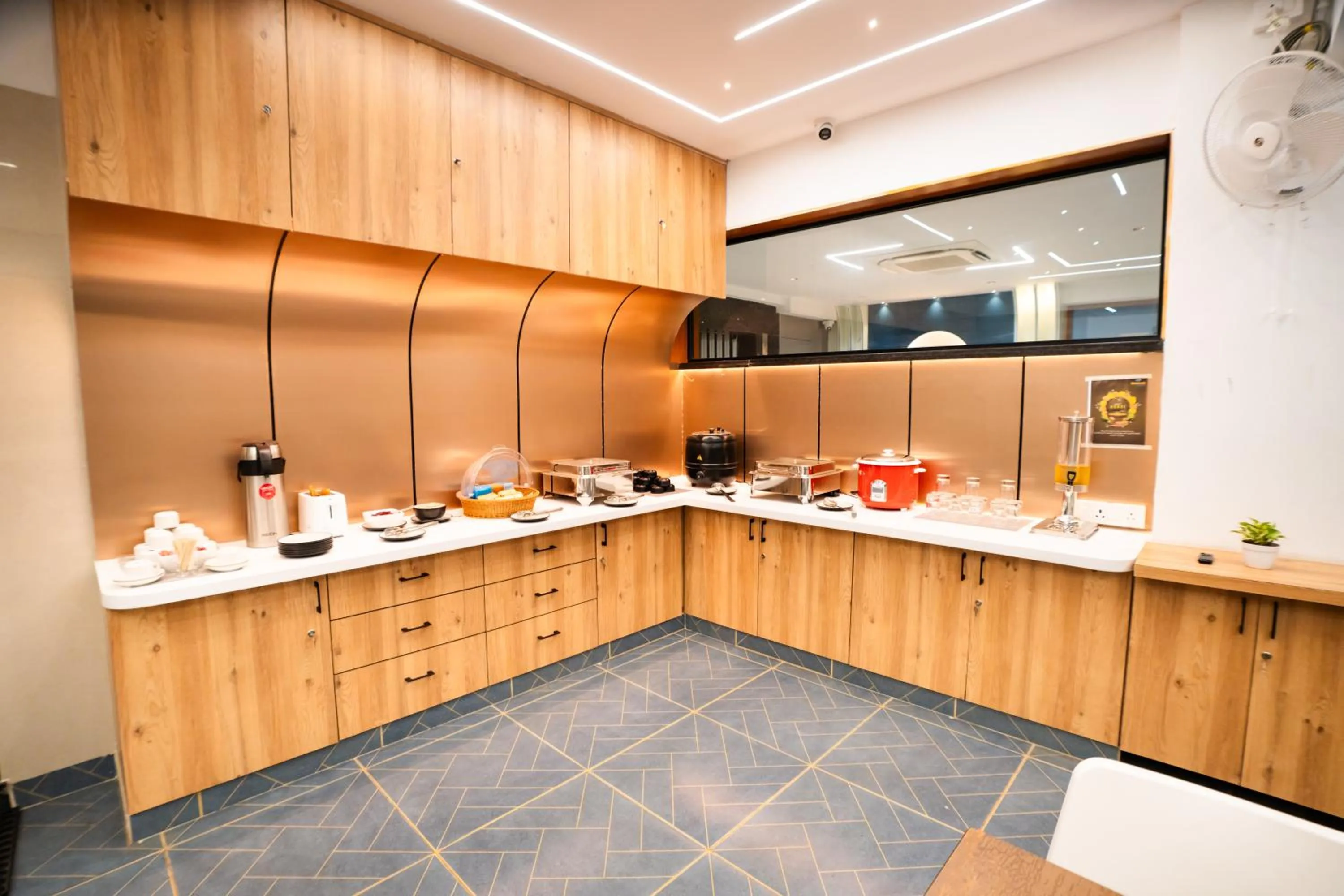 Restaurant/places to eat in Sunrise Business Hotel, S R Nagar - Ameerpet