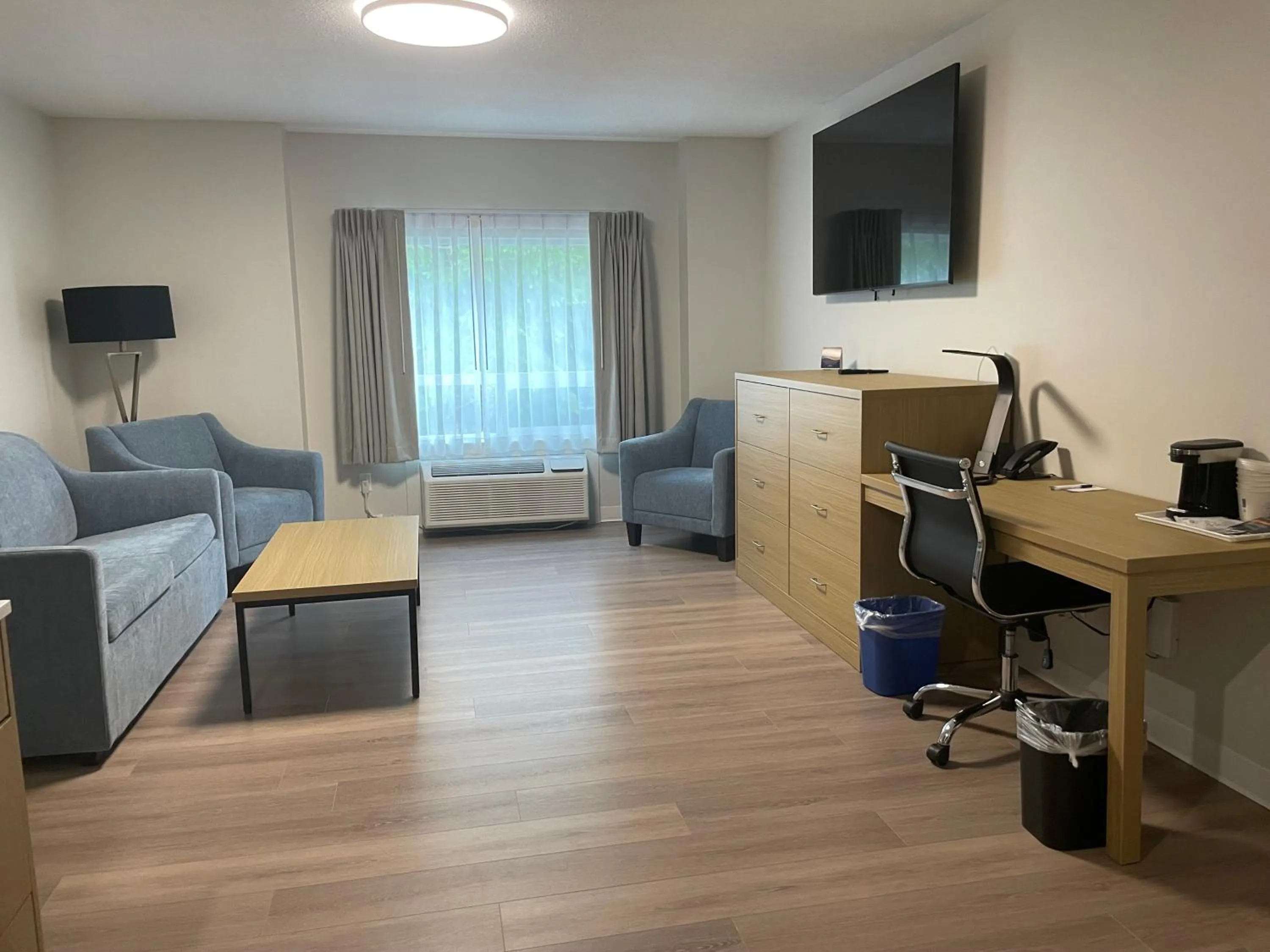 Seating area in Baymont by Wyndham Gold River