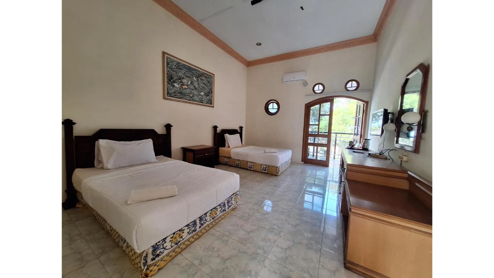 Bedroom, Bed in PLUM Hotel Palereman Batu
