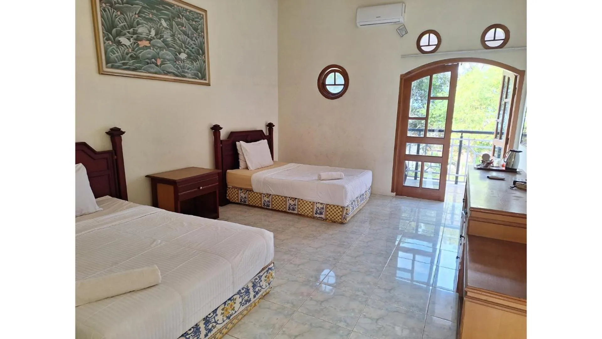 Bedroom, Bed in PLUM Hotel Palereman Batu