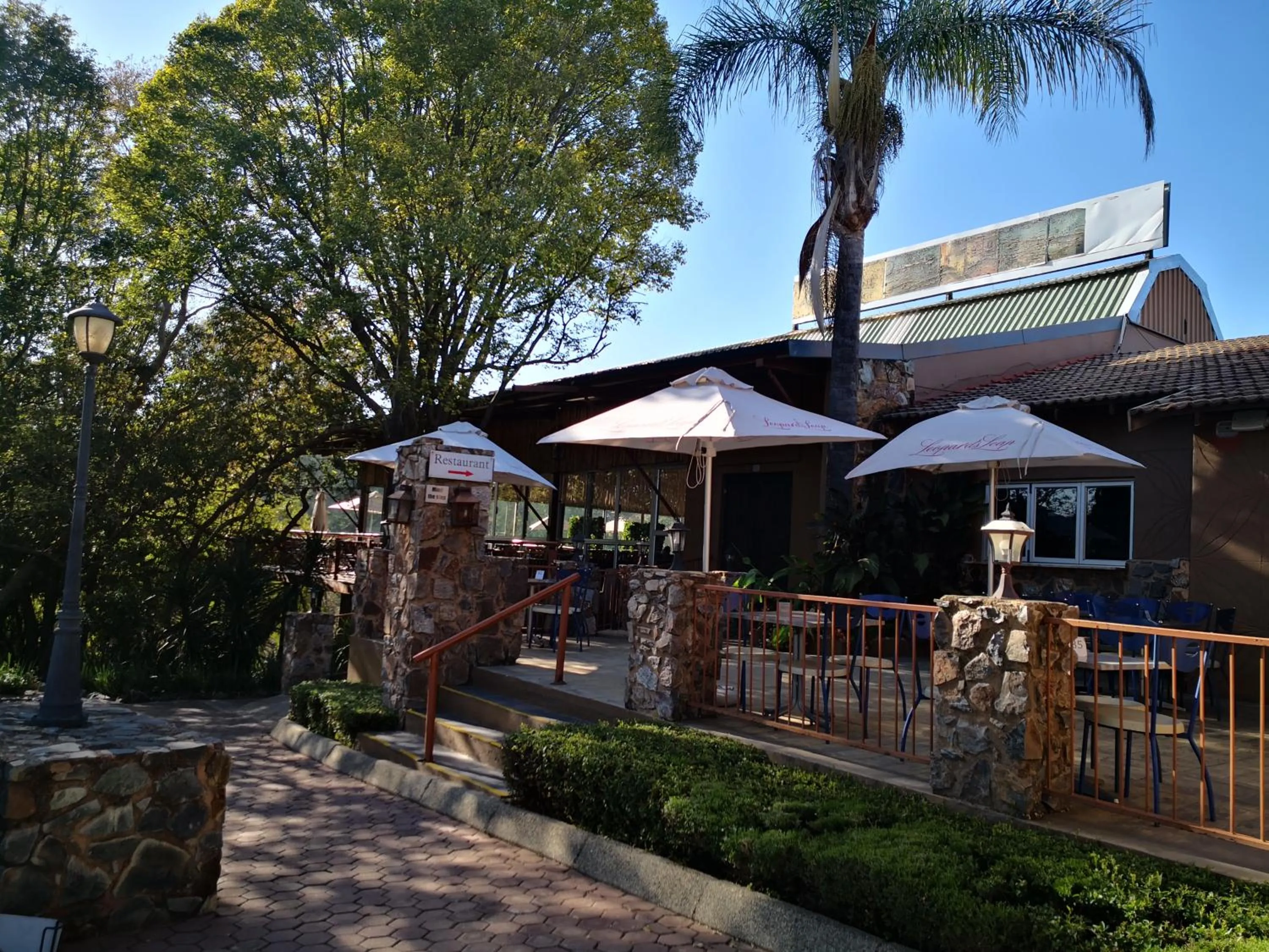 Restaurant/places to eat in Riverstone Lodge