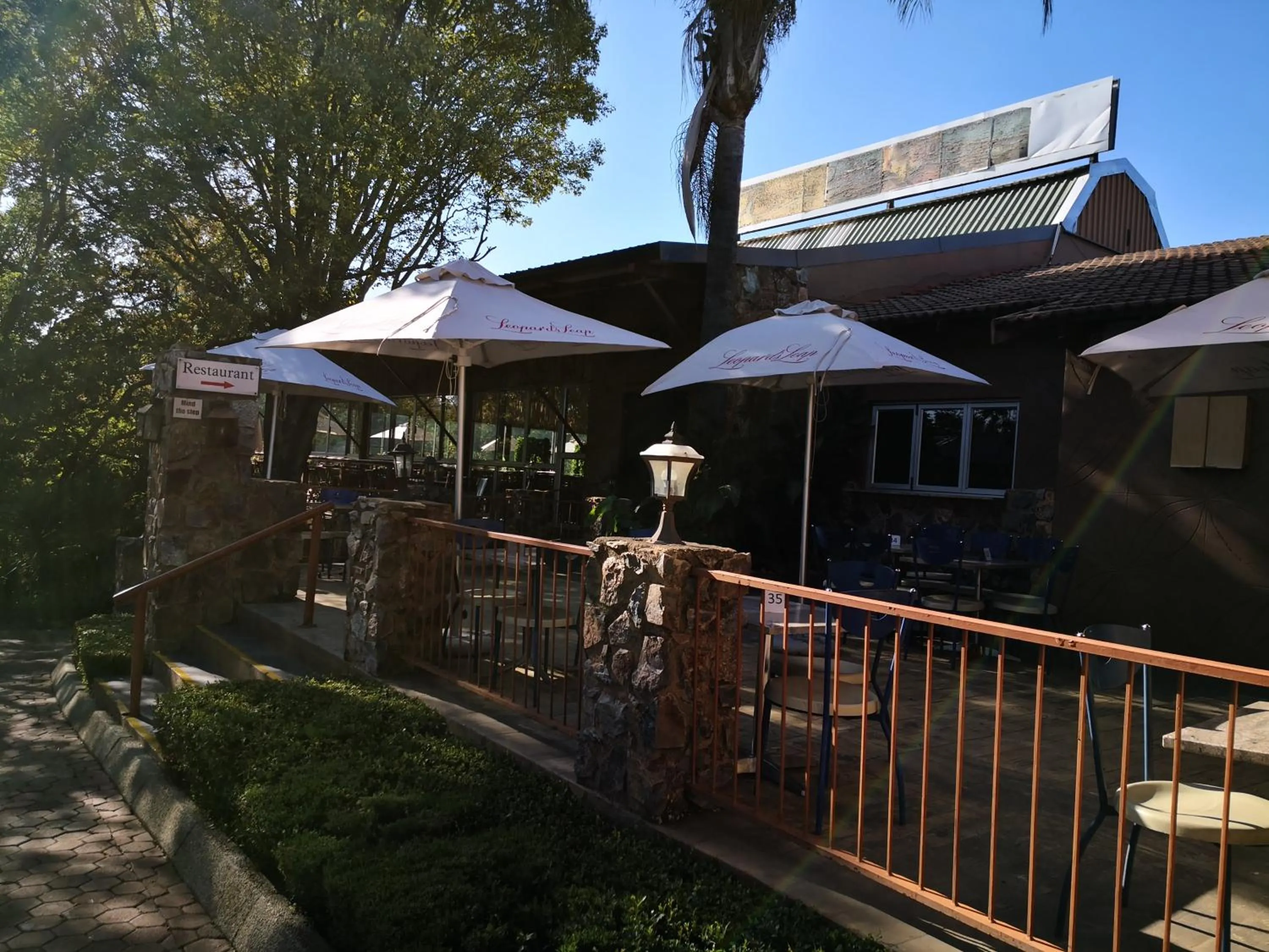 Restaurant/places to eat in Riverstone Lodge