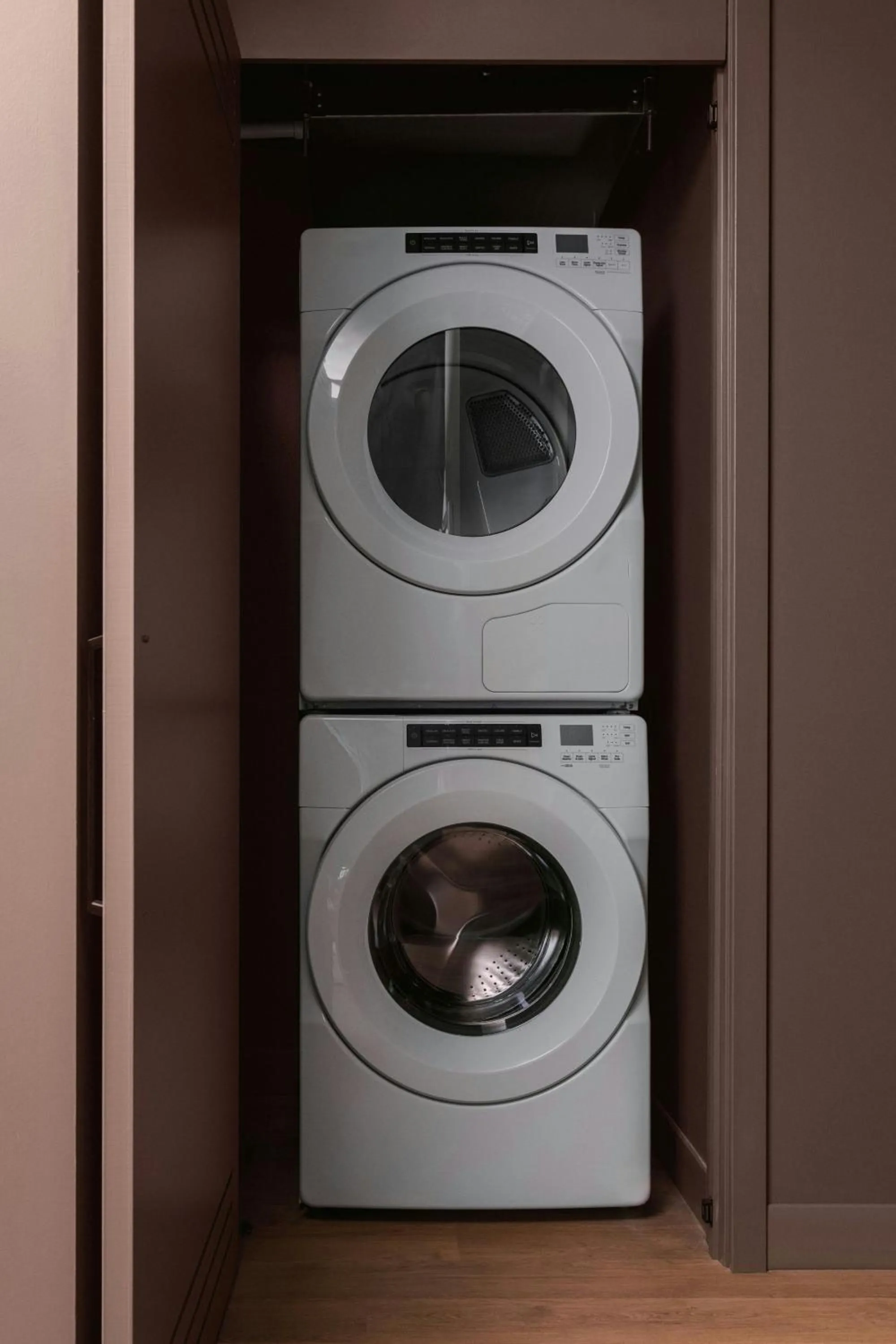 Photo of the whole room in Sonder by Marriott Bonvoy Onterie Apartments Magnificent Mile