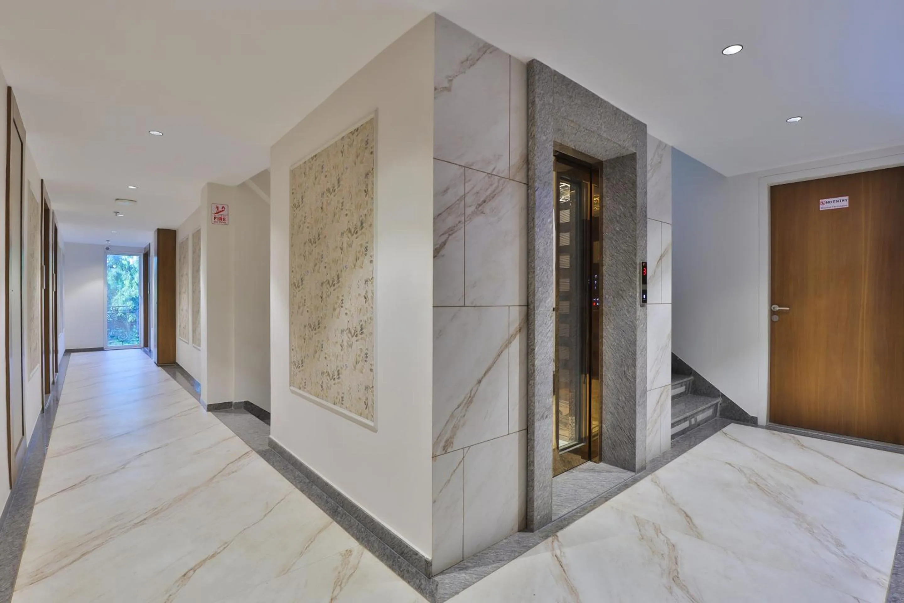 wardrobe in Hotel Bawa Inn