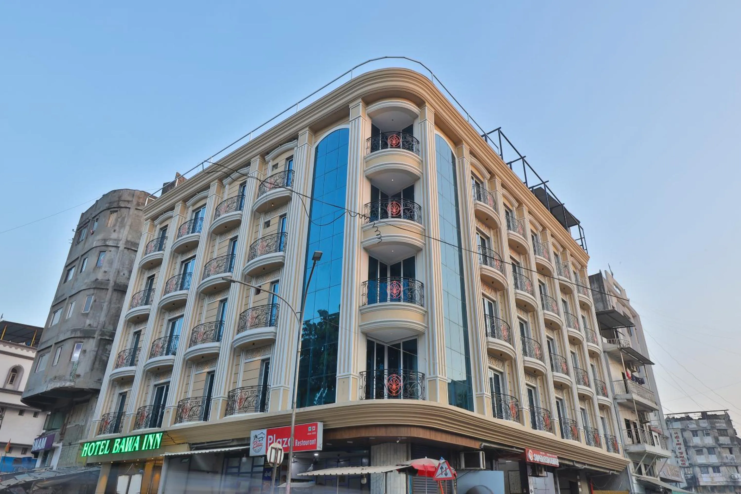 Property building in Hotel Bawa Inn