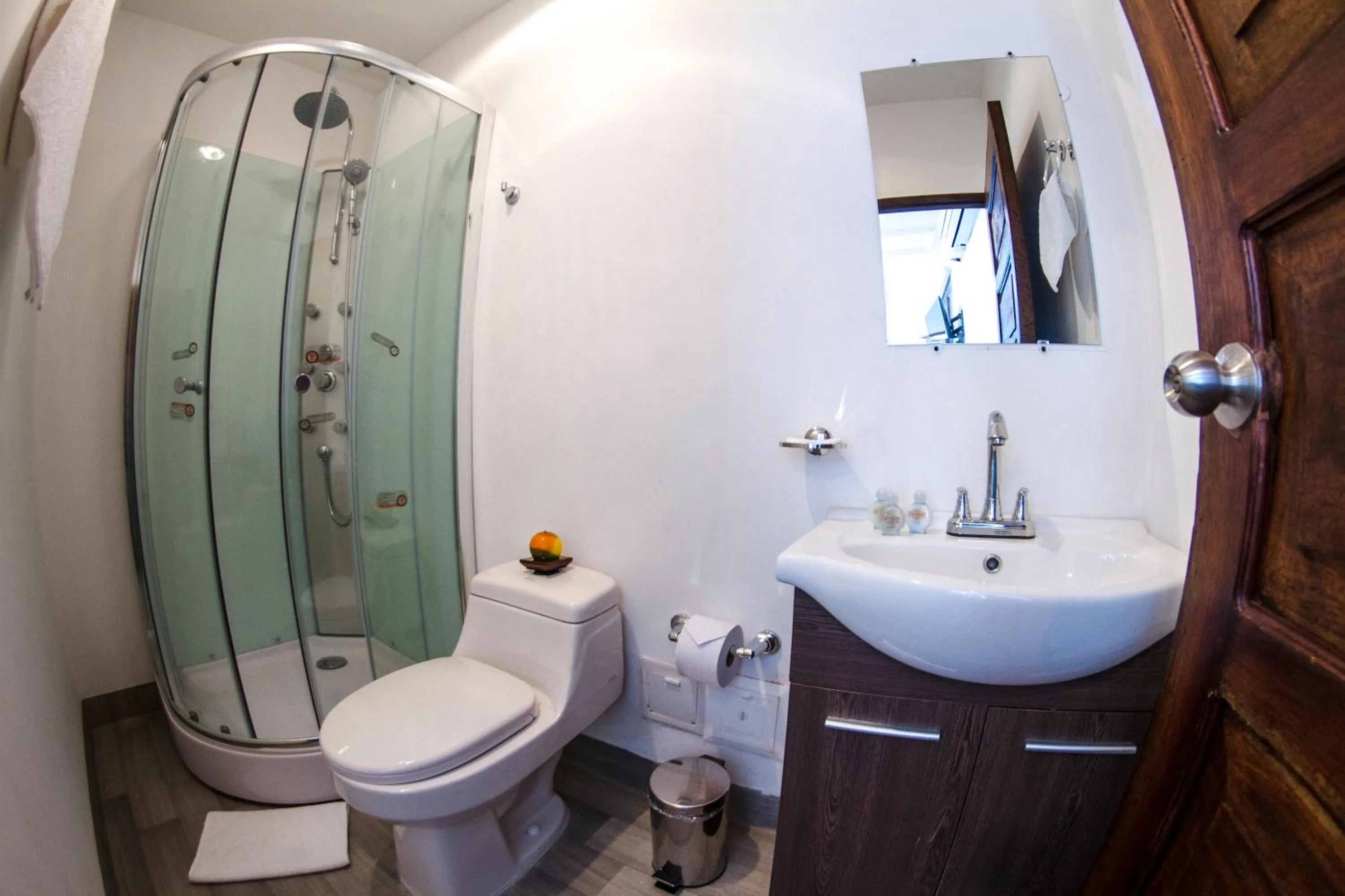 Bathroom in Santa Alejandría Hotel