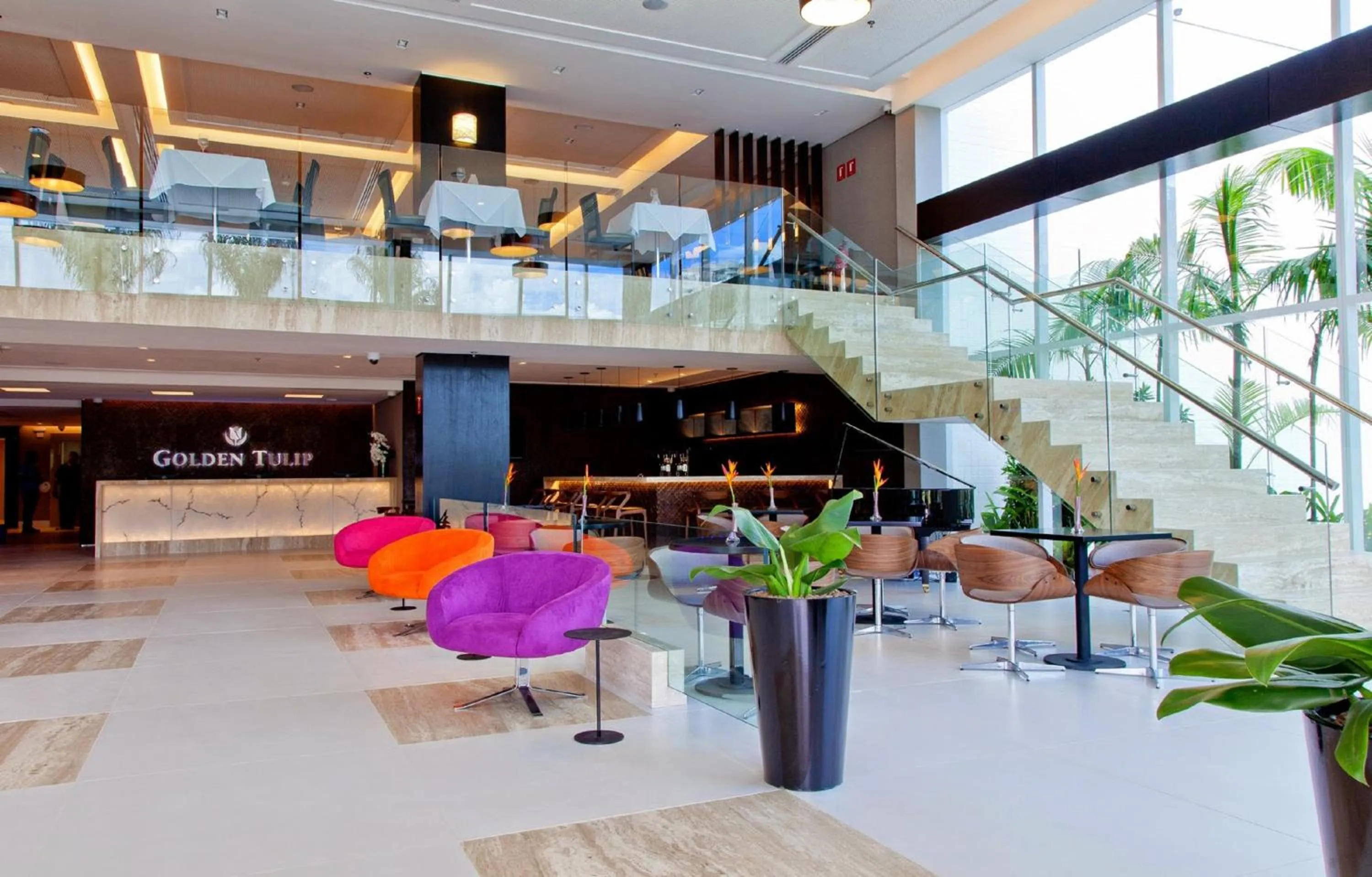 Facade/entrance in Golden Tulip São José dos Campos