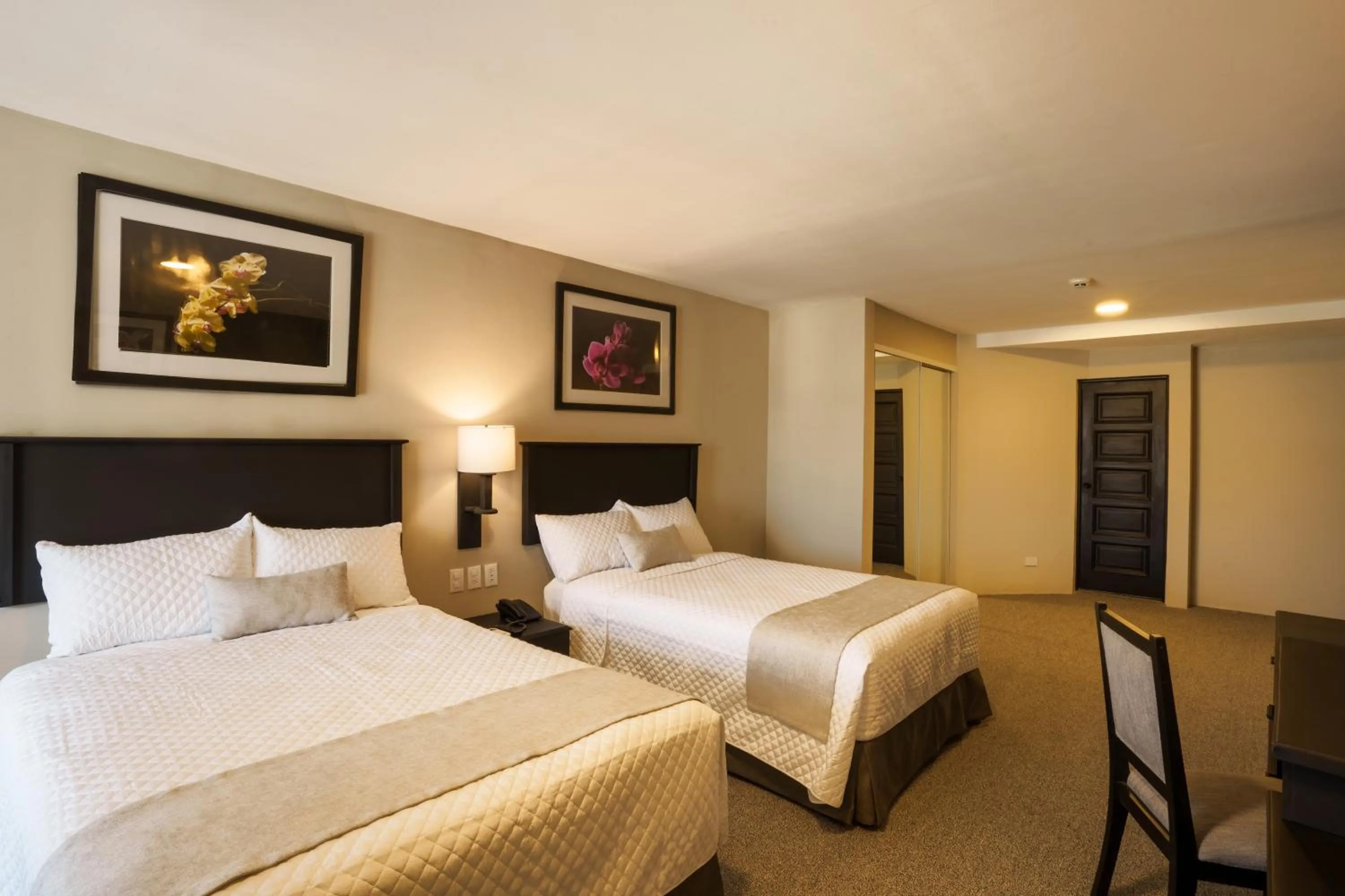 Photo of the whole room, Bed in Conquistador Hotel & Conference Center