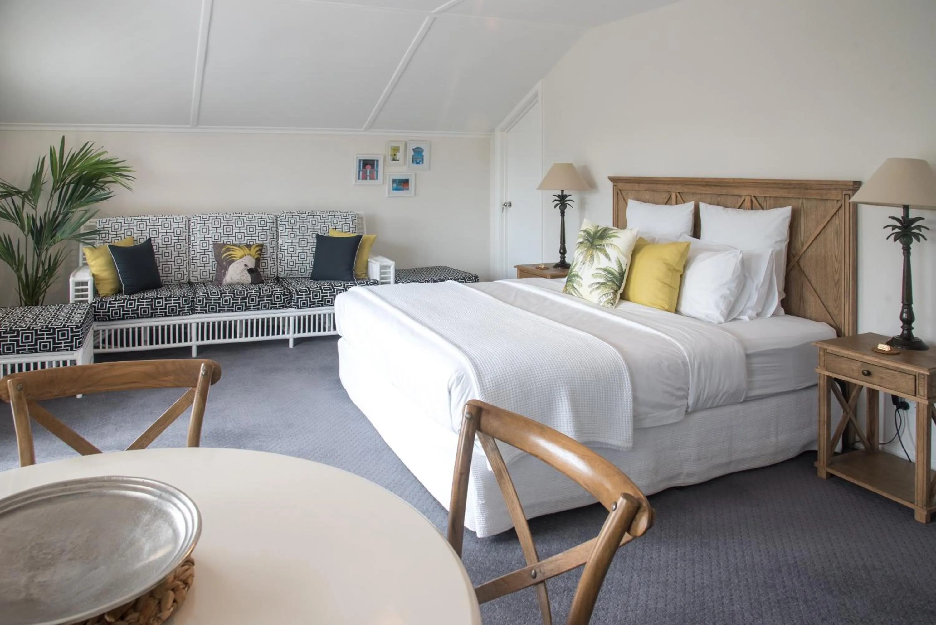 Dining area, Bed in Plantation House at Whitecliffs Bed and Breakfast