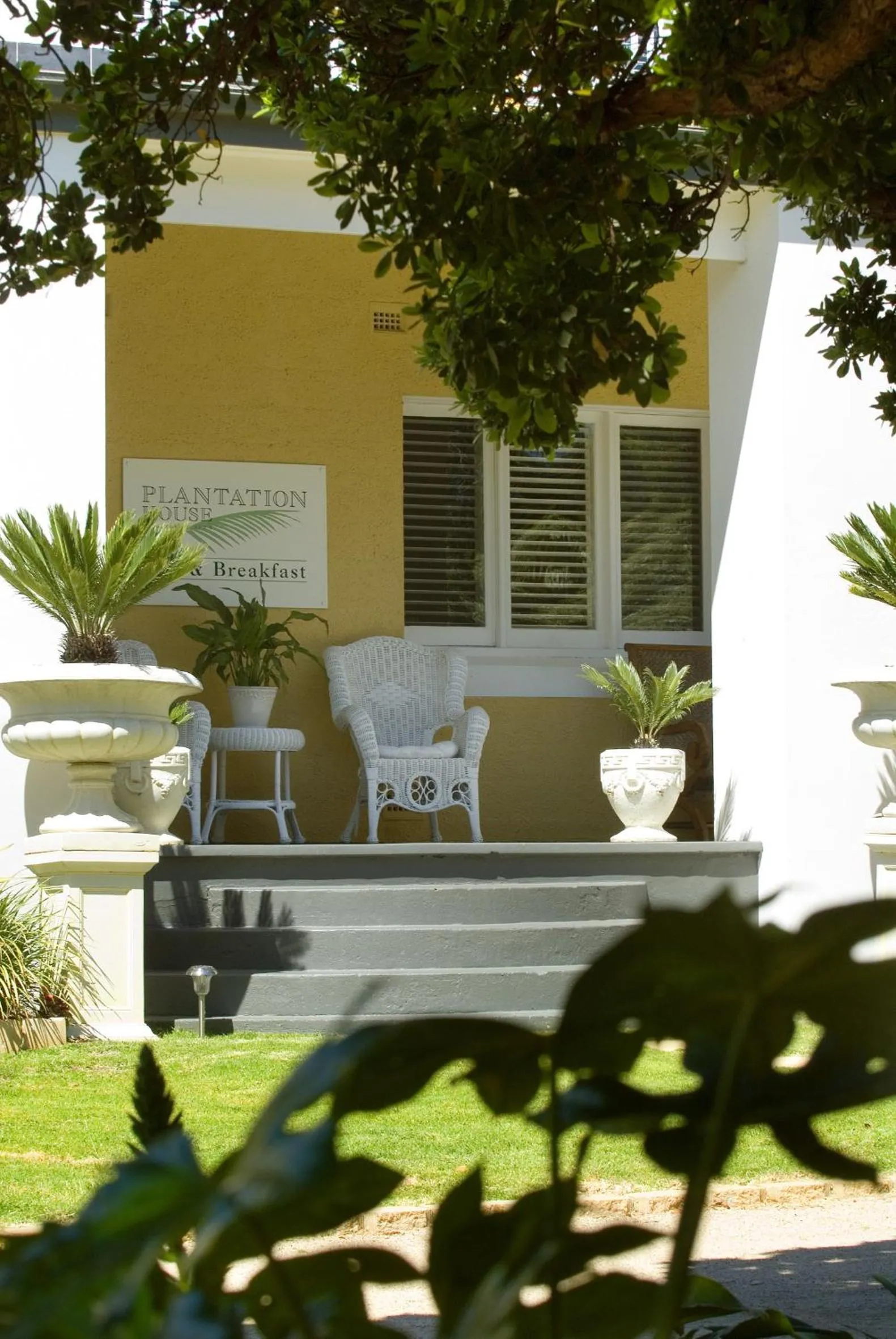 Decorative detail in Plantation House at Whitecliffs Bed and Breakfast