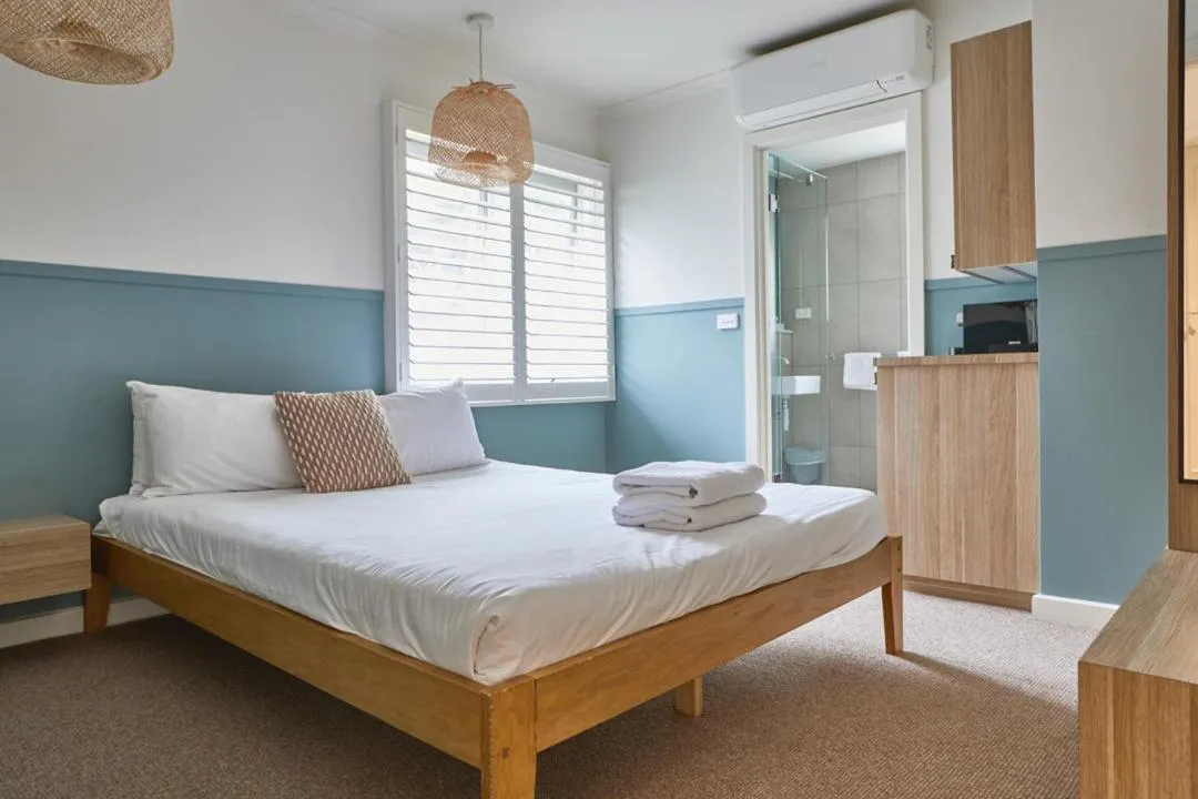 Bedroom, Bed in Lorne Hotel