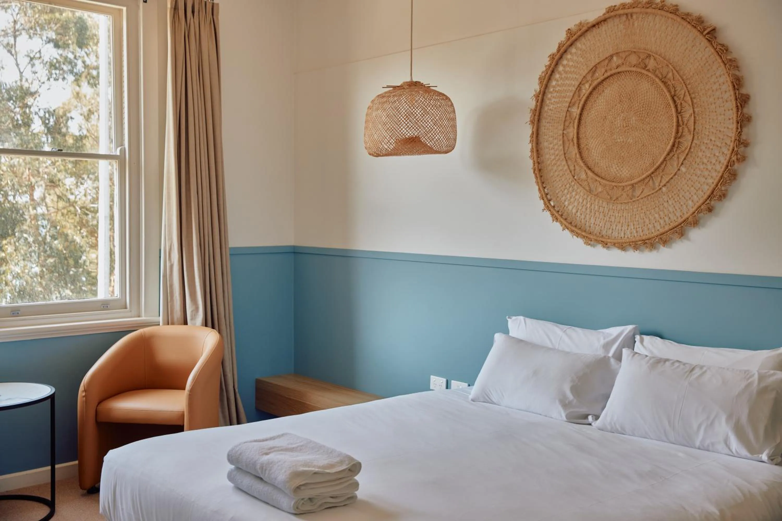 Property building, Bed in Lorne Hotel