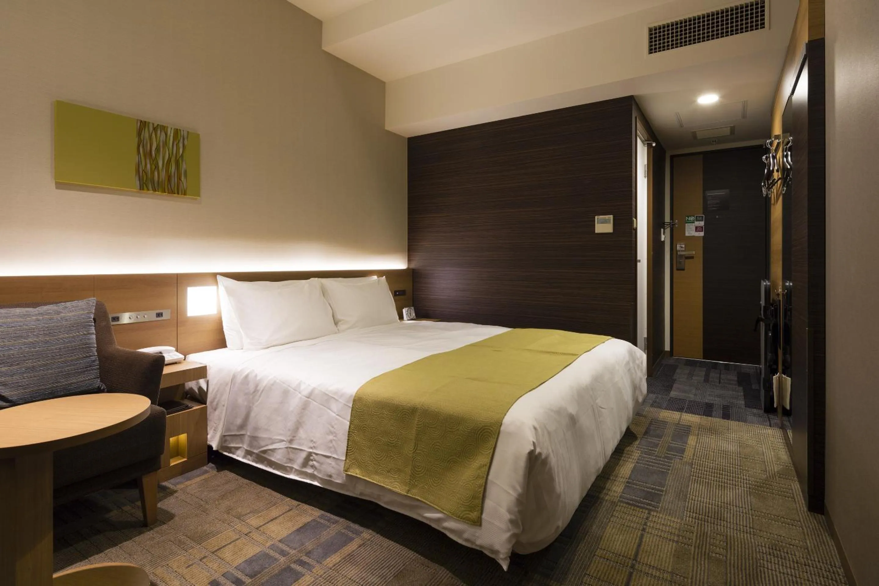 Photo of the whole room, Bed in Hotel Sunroute Chiba