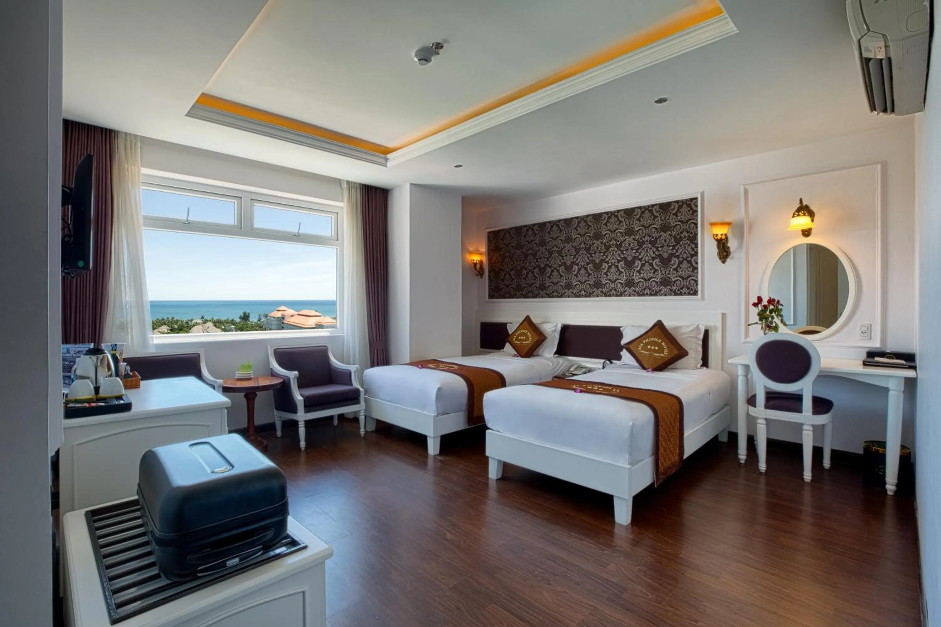 Sea view, Bed in Sea Phoenix Hotel Da Nang