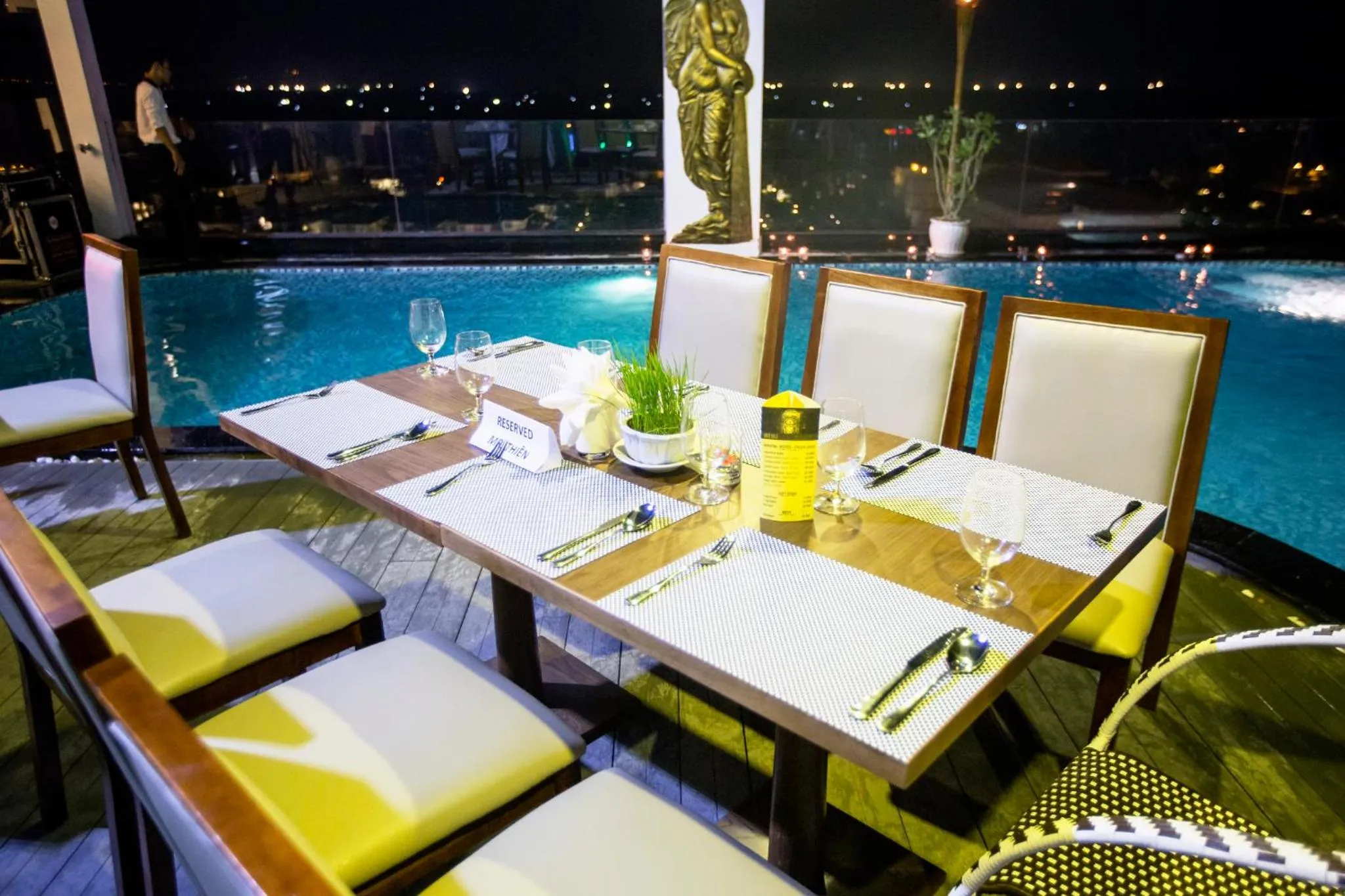 Restaurant/places to eat in Sea Phoenix Hotel Da Nang