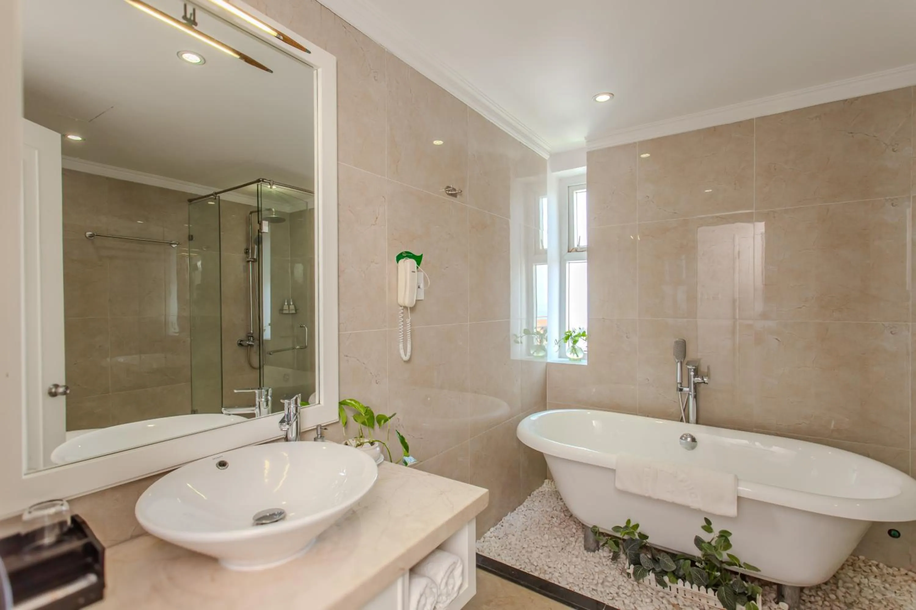 Toilet in Sea Phoenix Hotel Da Nang