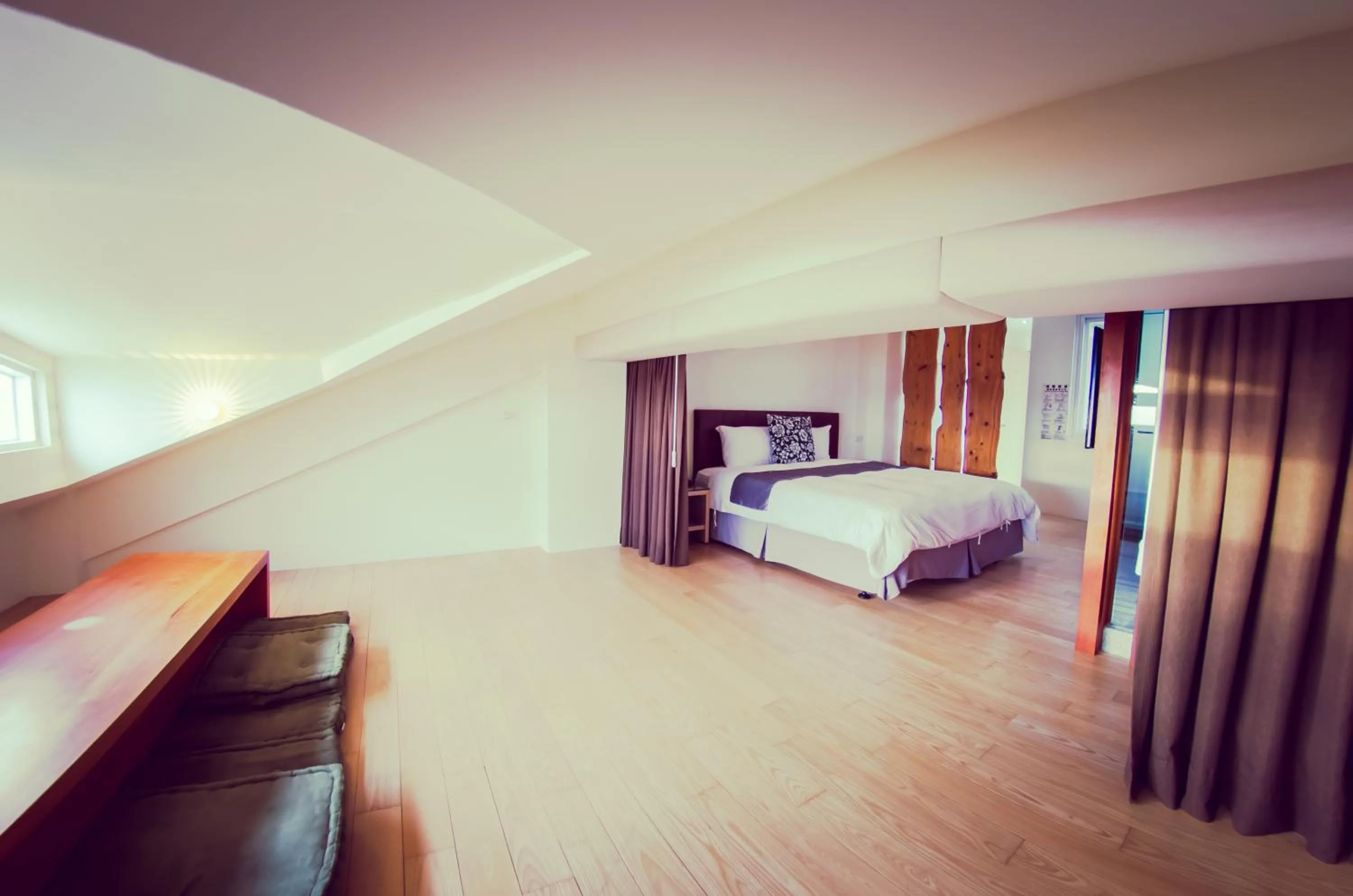 Decorative detail, Bed in Sasa Nor Lamour B&B